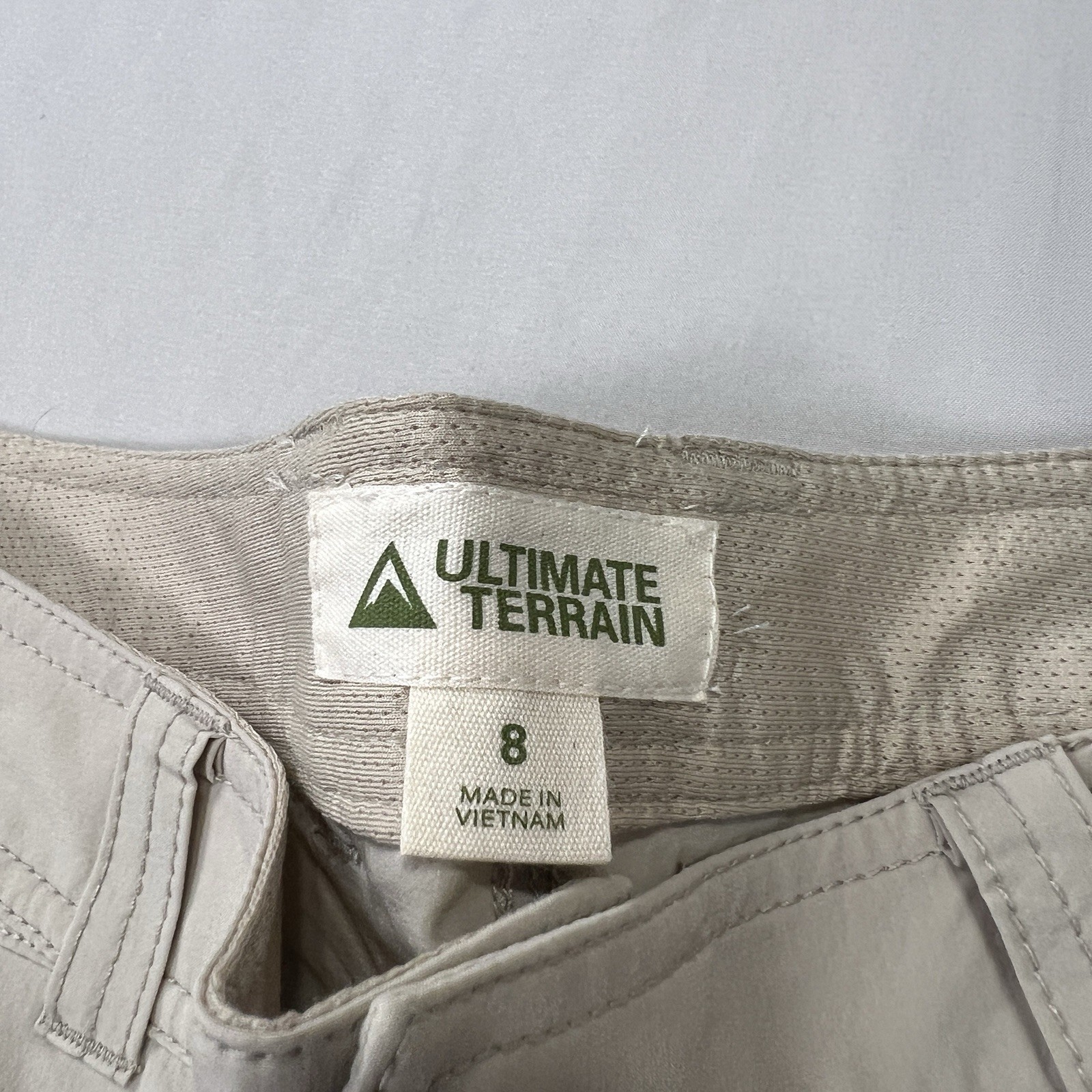 Ultimate Terrain Cargo Pants Womens 8 Beige Stretch Outdoor Water Resistant NWT
