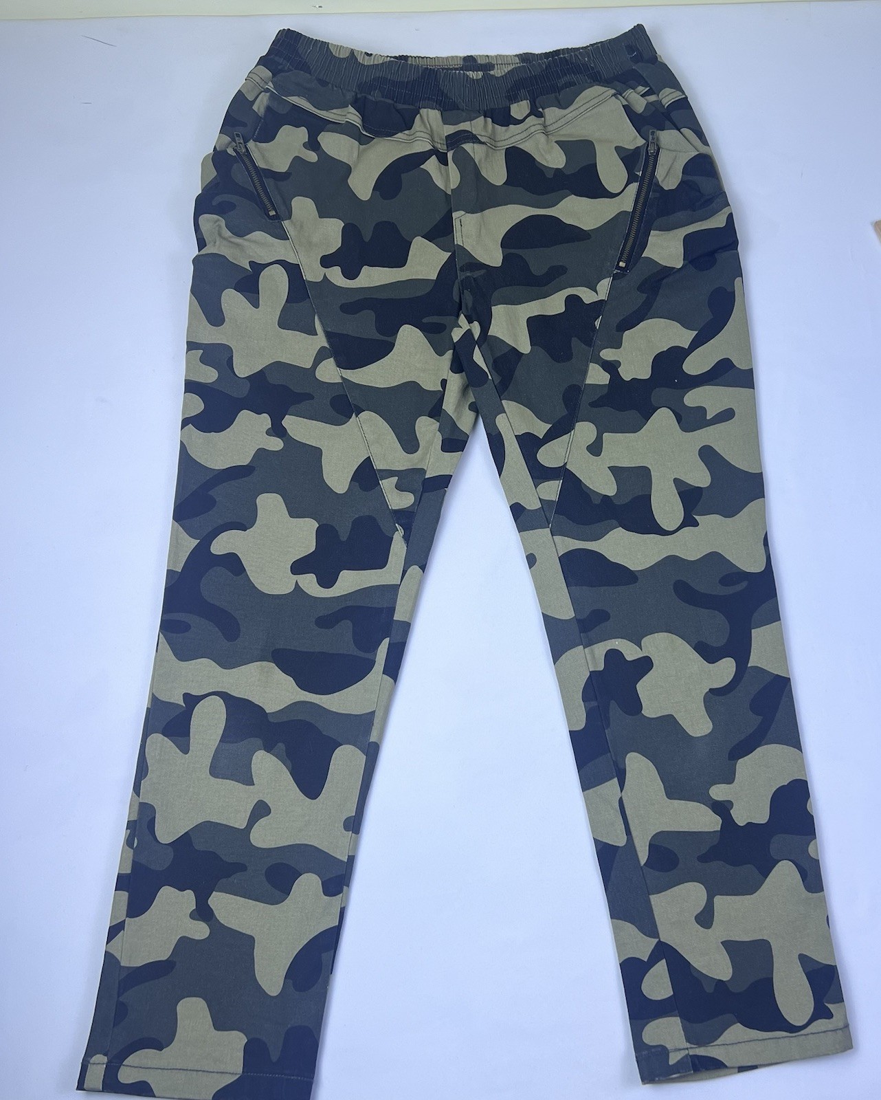 Active USA Camouflage Jogger Pants Size Medium Elastic Waist Zip Pockets