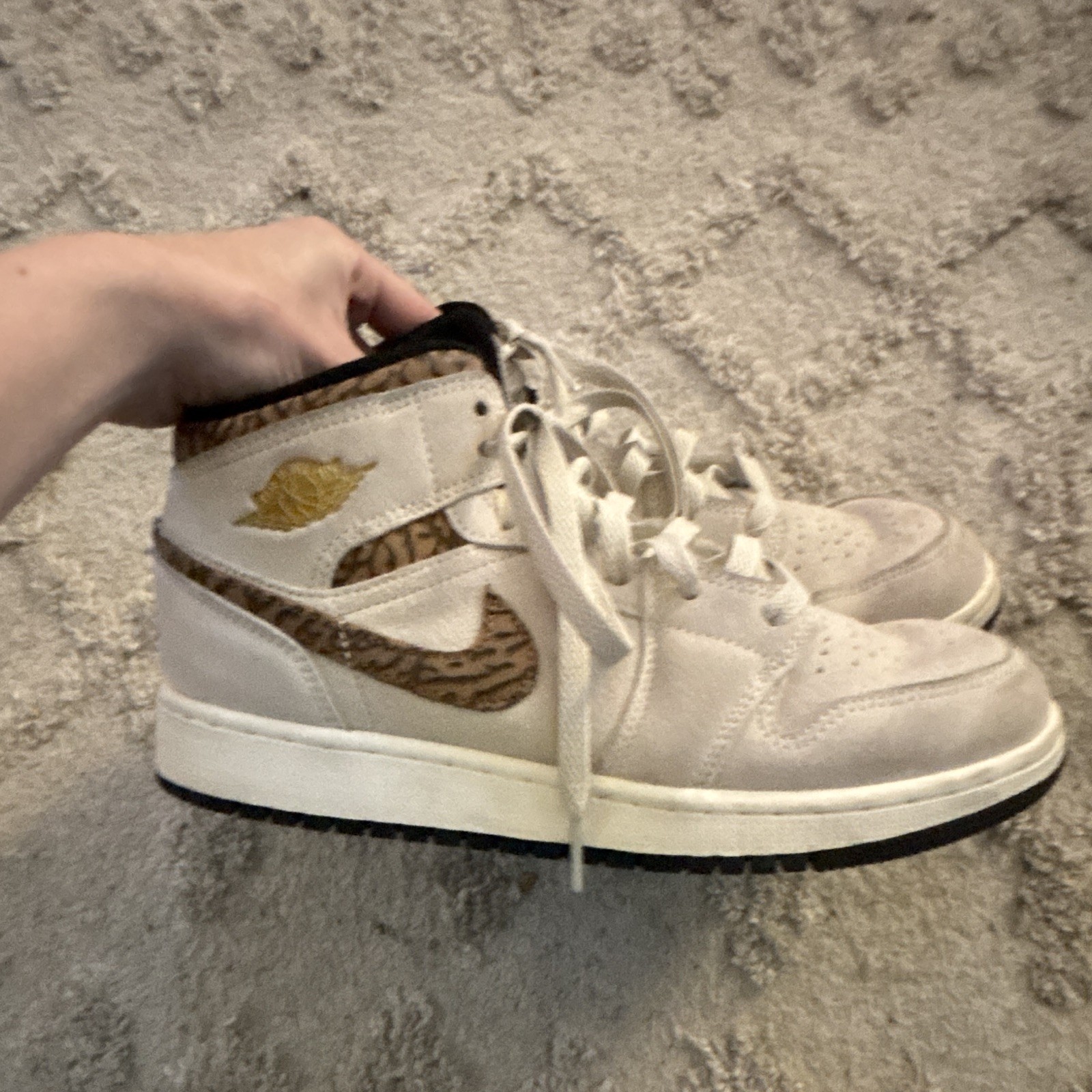 Jordan Air Jordan 1 Mid Mid-Top Leather Sneakers White/Brown/Gold DZ5369-102