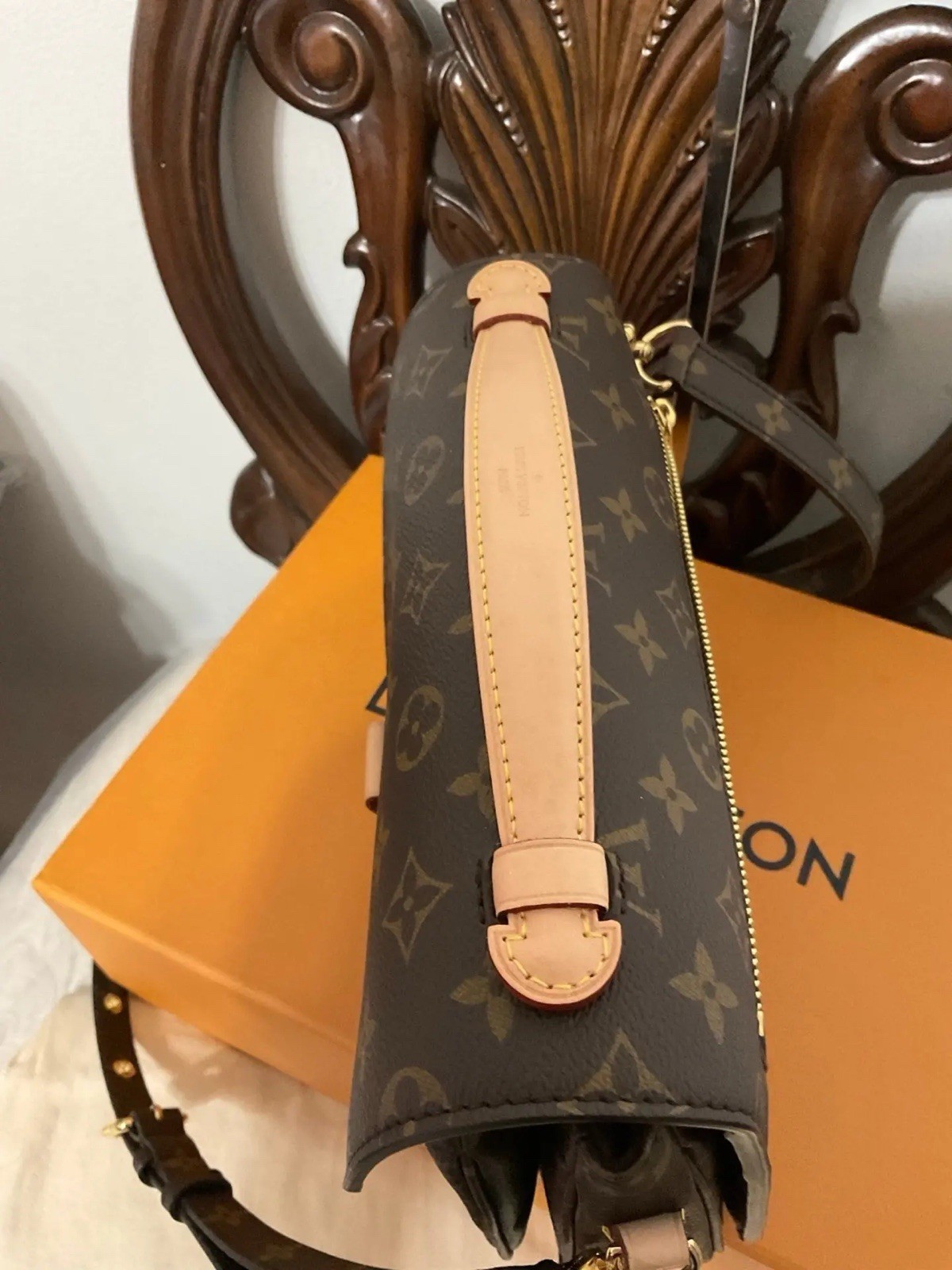 Louis Vuitton Pochette Metis Monogram
