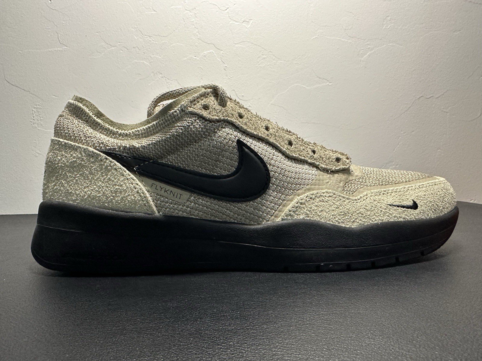Nike SB PS8 Light Khaki Black Desert Khaki FV8493 200 Men’s Size 8.5
