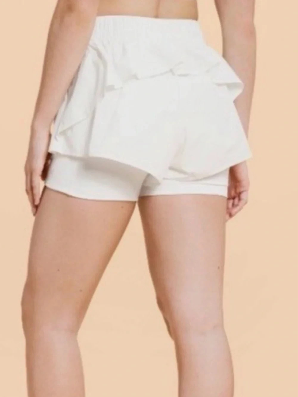 Blogilates Women’s Size Medium Ruffle Short Ivory Women’s Athletic Dance NEW