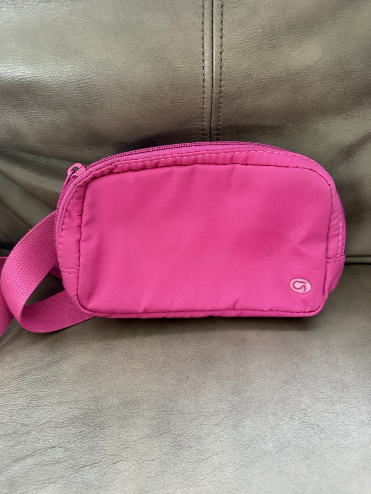 Pink Small Crossbody Bag Zip Closure Adjustable Strap Solid Rectangle Casual