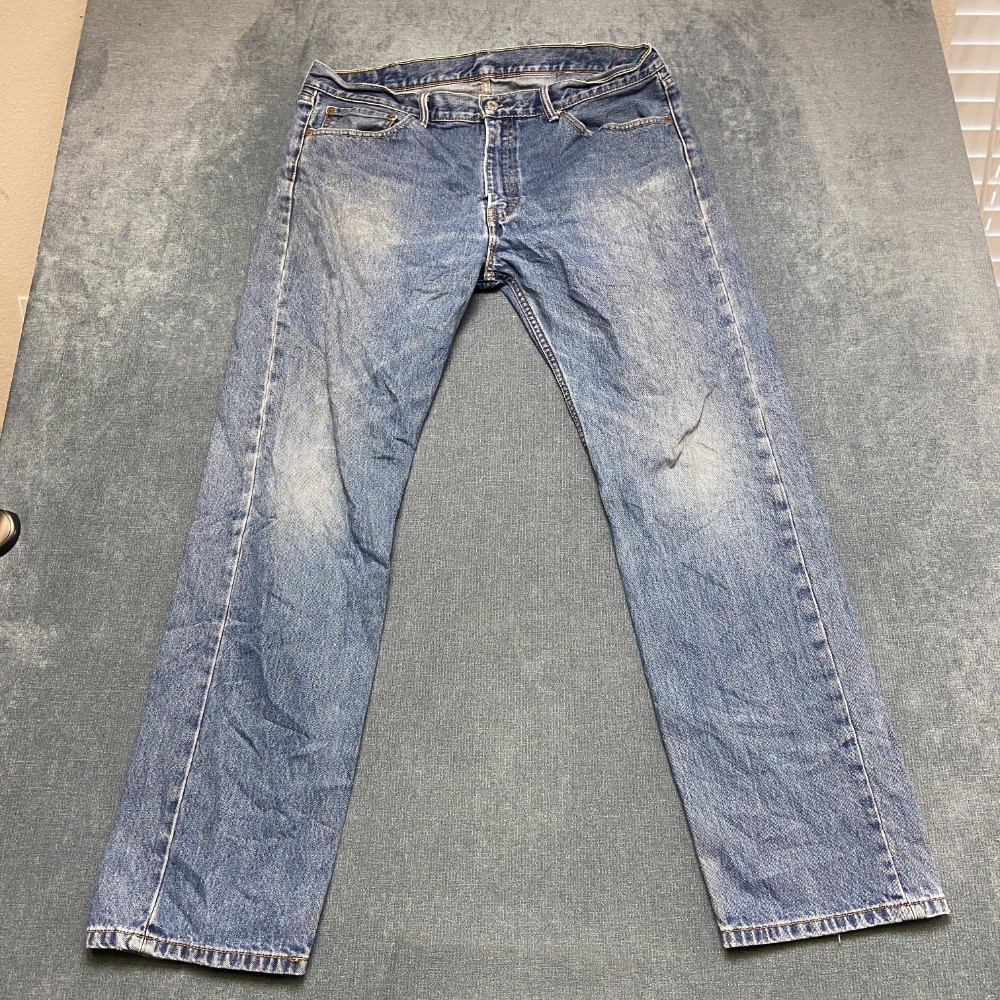 Levi’s Jeans Mens 33×34 Blue Denim Straight Leg Medium Wash Mid Rise Zip Fly
