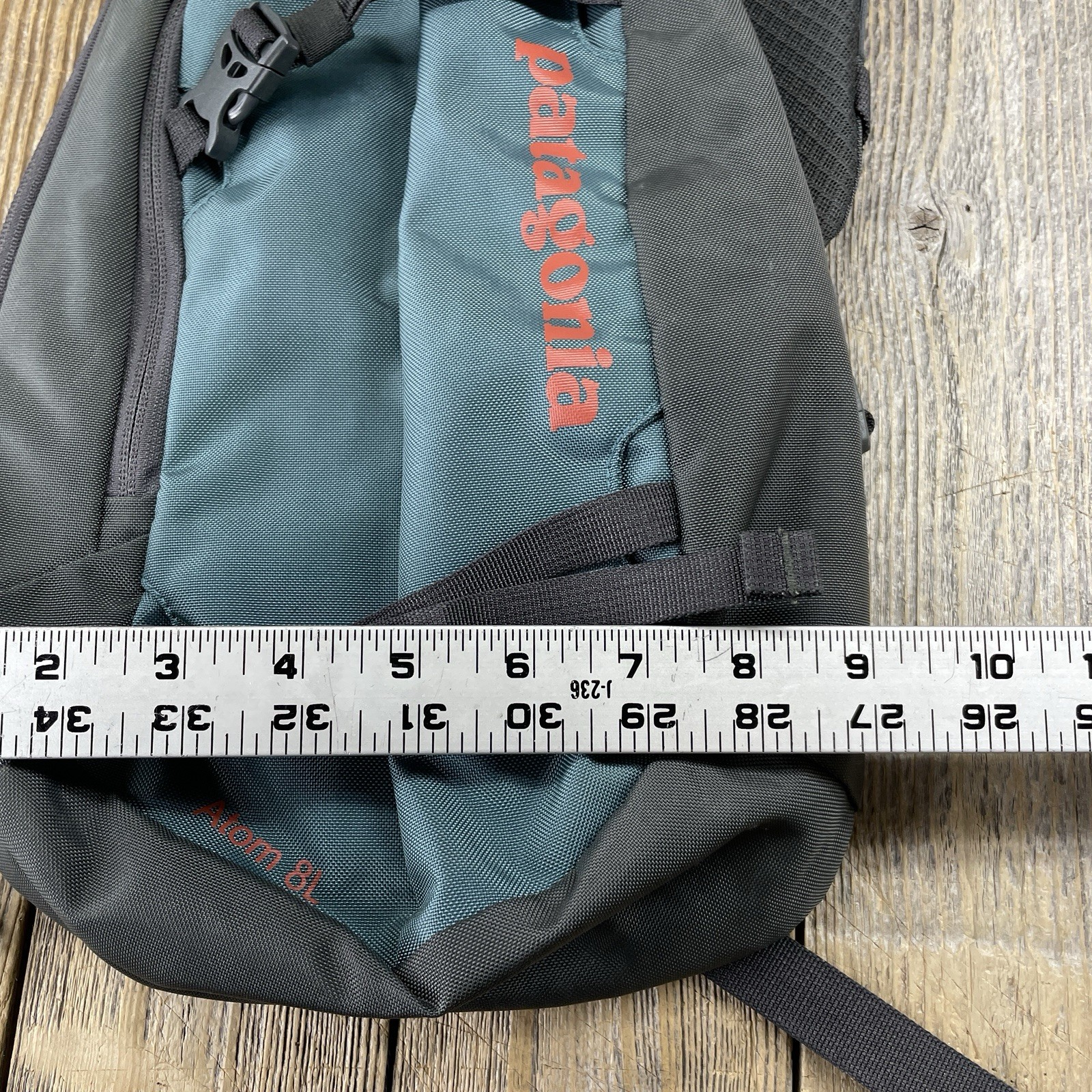 Patagonia Atom 8L Sling Crossbody Bag Backpack Travel Purse TEAL GRAY 48261 VGC