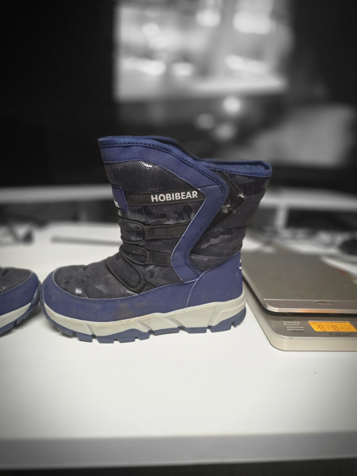 Hobibear Womens Size US 7 Or EU 38. Hinged Ice Clamp On Heal, Winter Snow Boots