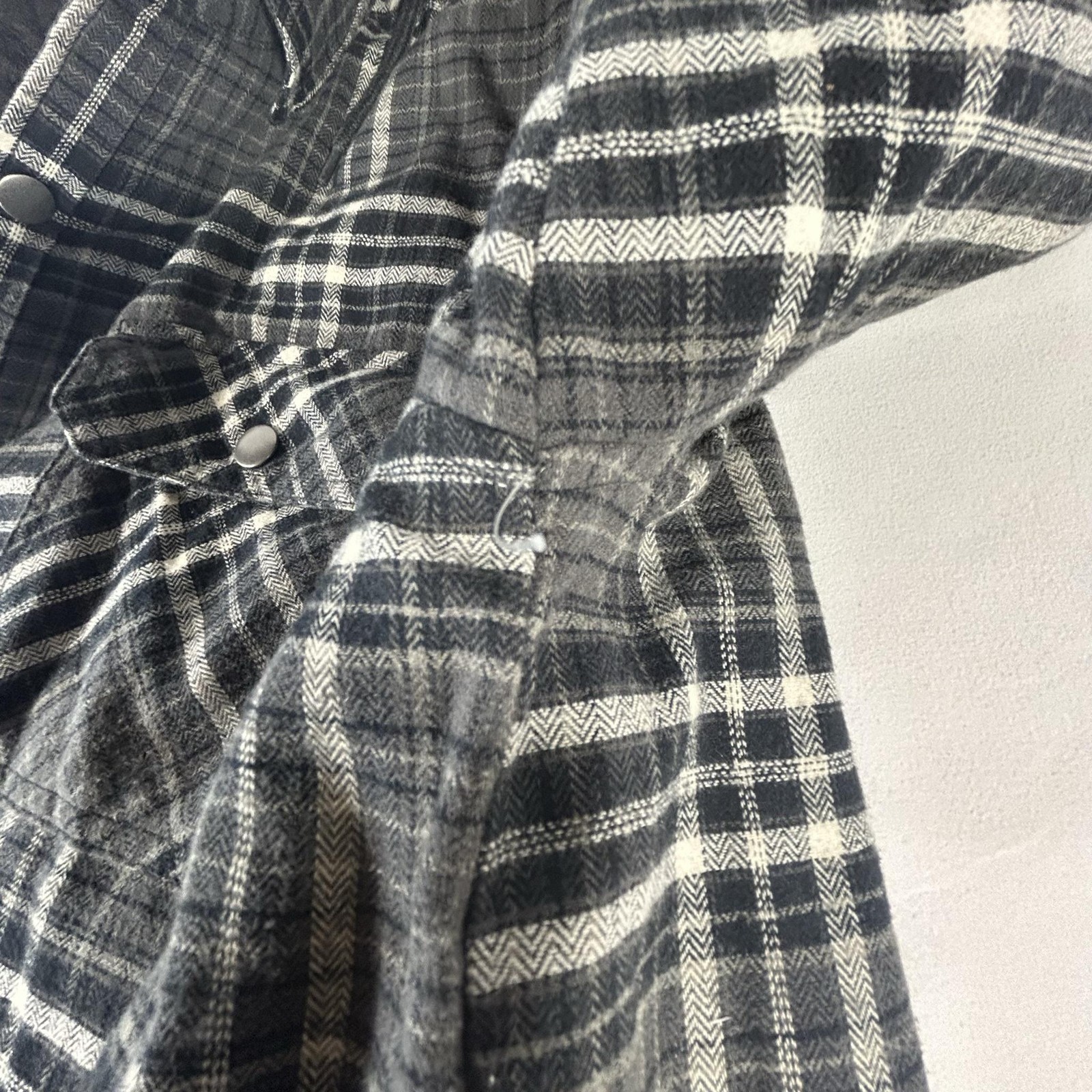 Eddie Bauer Jacket Mens Medium Gray Plaid Quilted Hooded Flannel Lined Coat