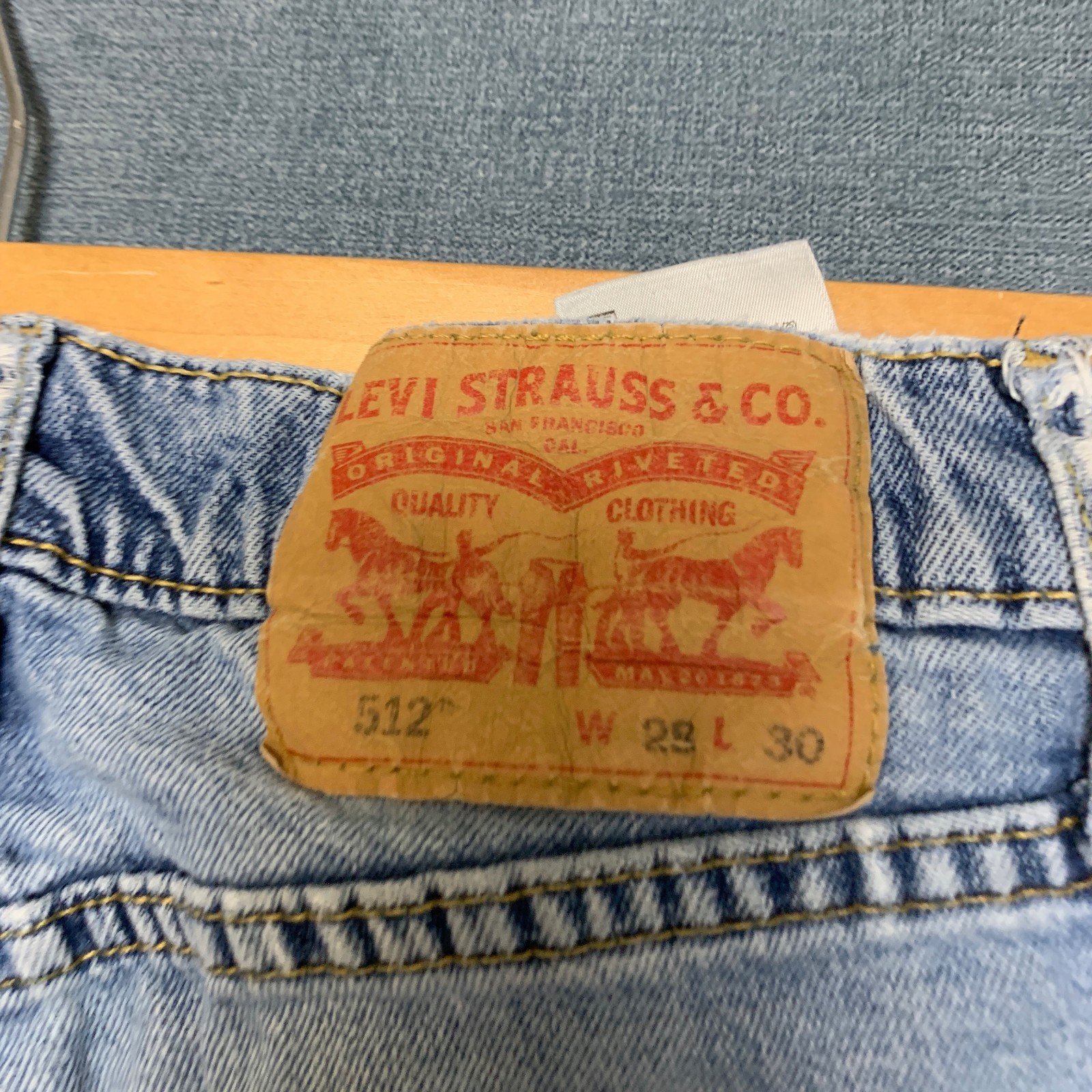 Levi’s 512 Slim Taper Fit Jeans Mens 28×30 Blue Denim Light Wash Distressed