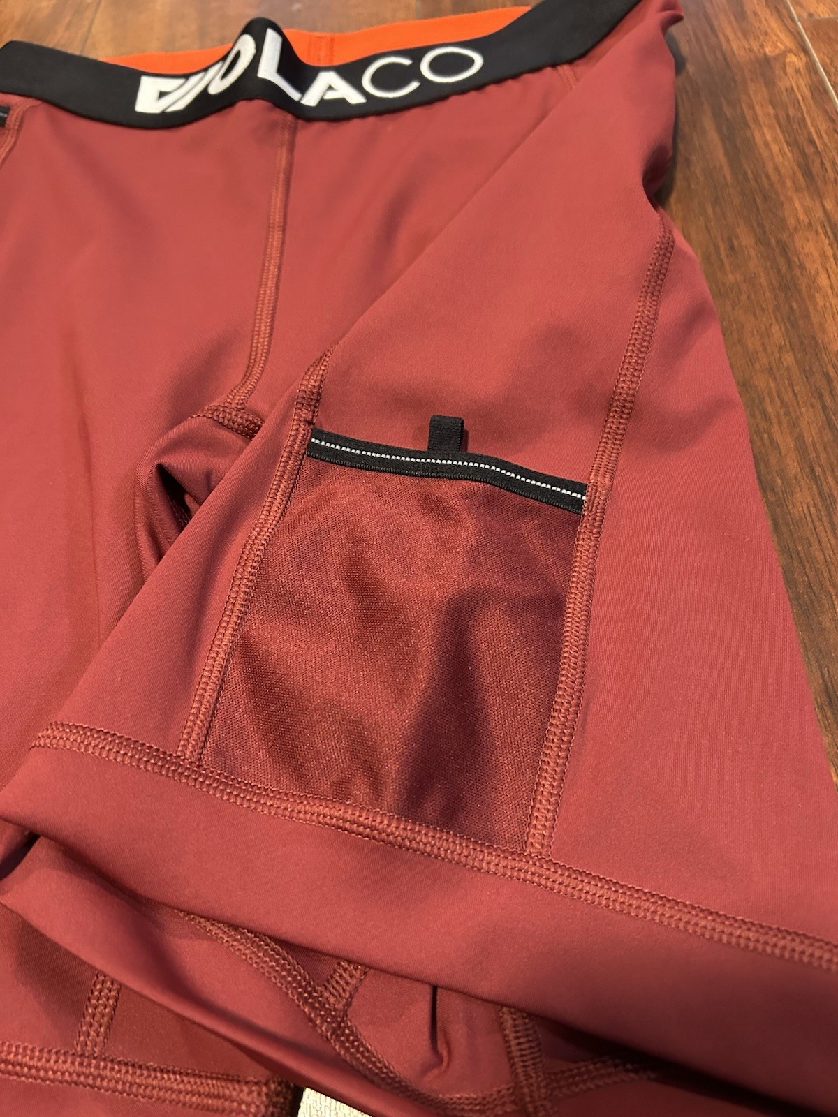 WOLACO Men’s Red Compression Activewear Shorts w/ Pockets Size L 7″ Inseam