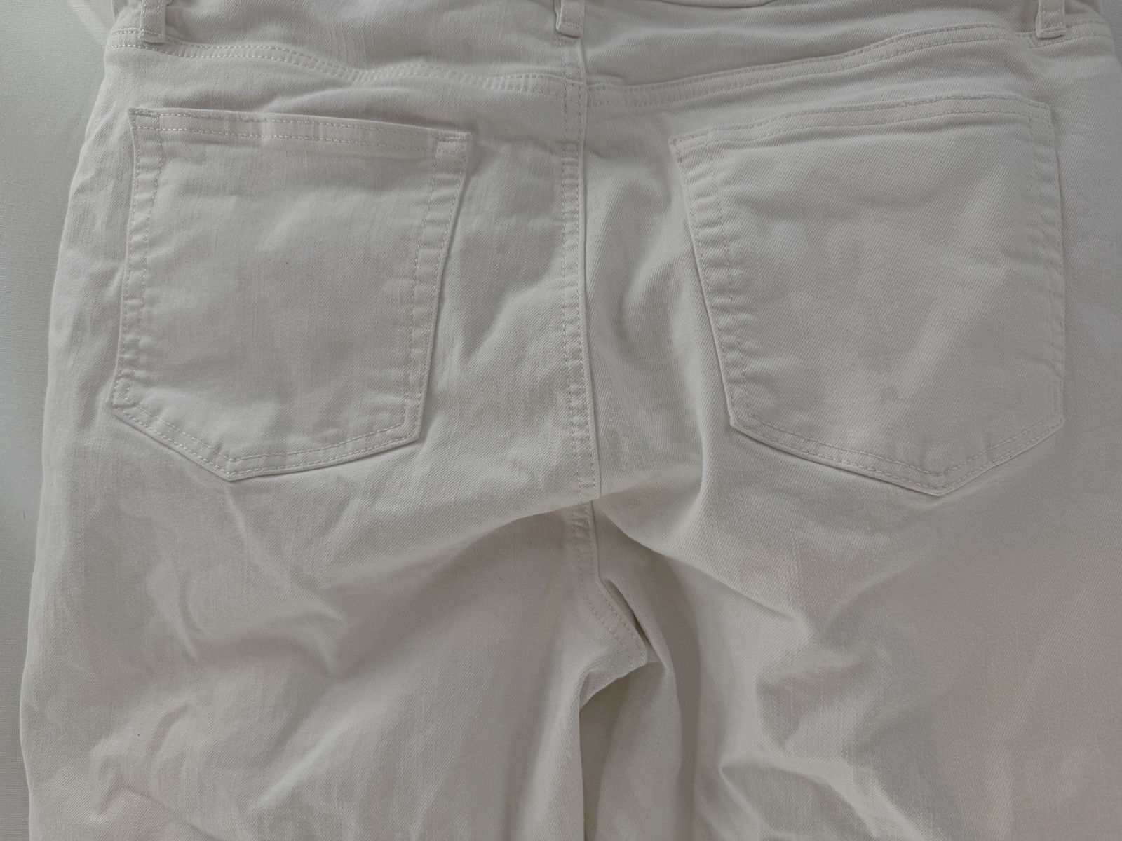 LOFT White Girlfriend Jeans 32 Sz 14 Preppy Classic Capsule Trendy College City