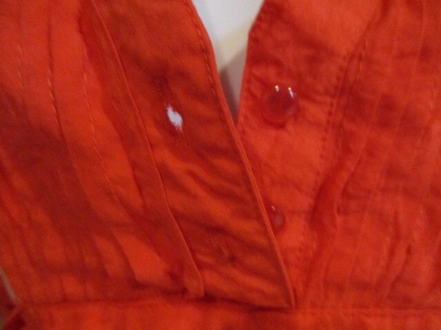 MINE Red Ruffled Blouse w/Tie Back,2 Buttons,& Zipper 60%Cotton 40% Polyester LG