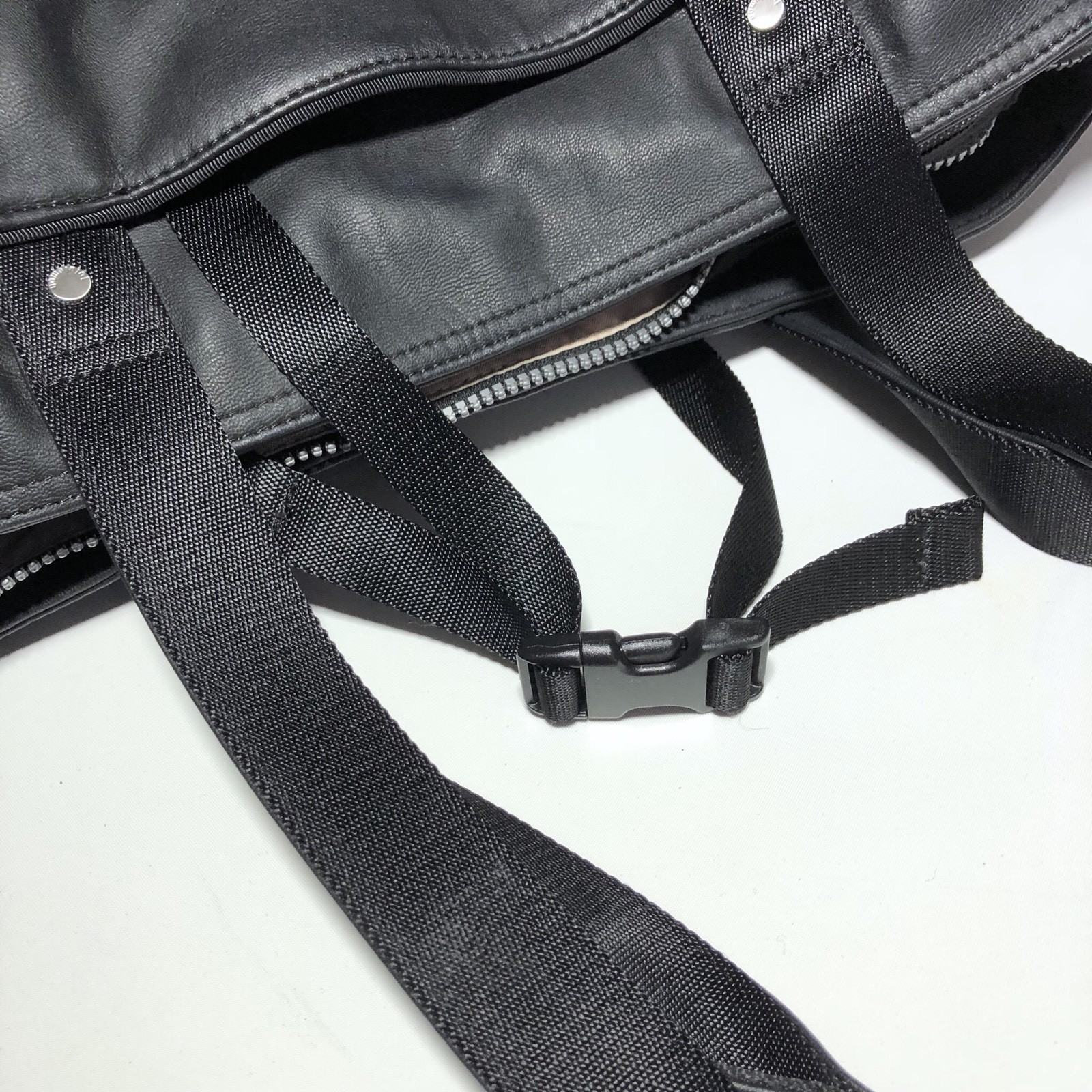 EUC Lululemon Om The Day Bag Black Reflective