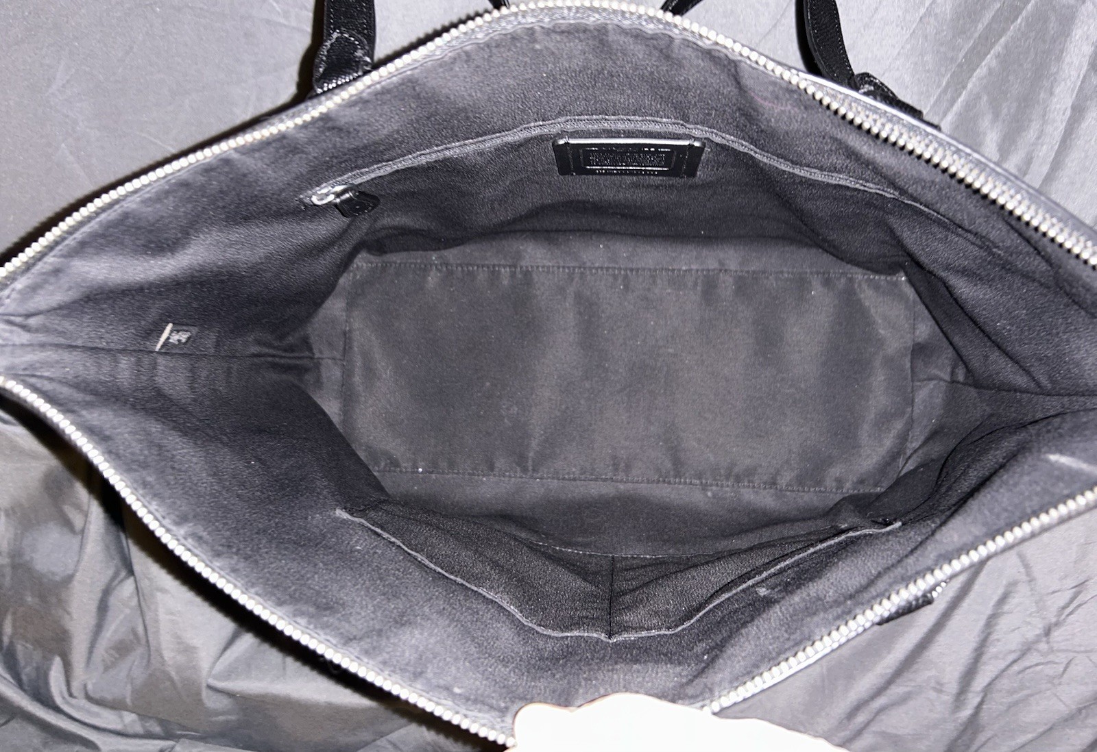 Coach Large Black Crossgrain Leather Silver Zip Closure City Tote EUC