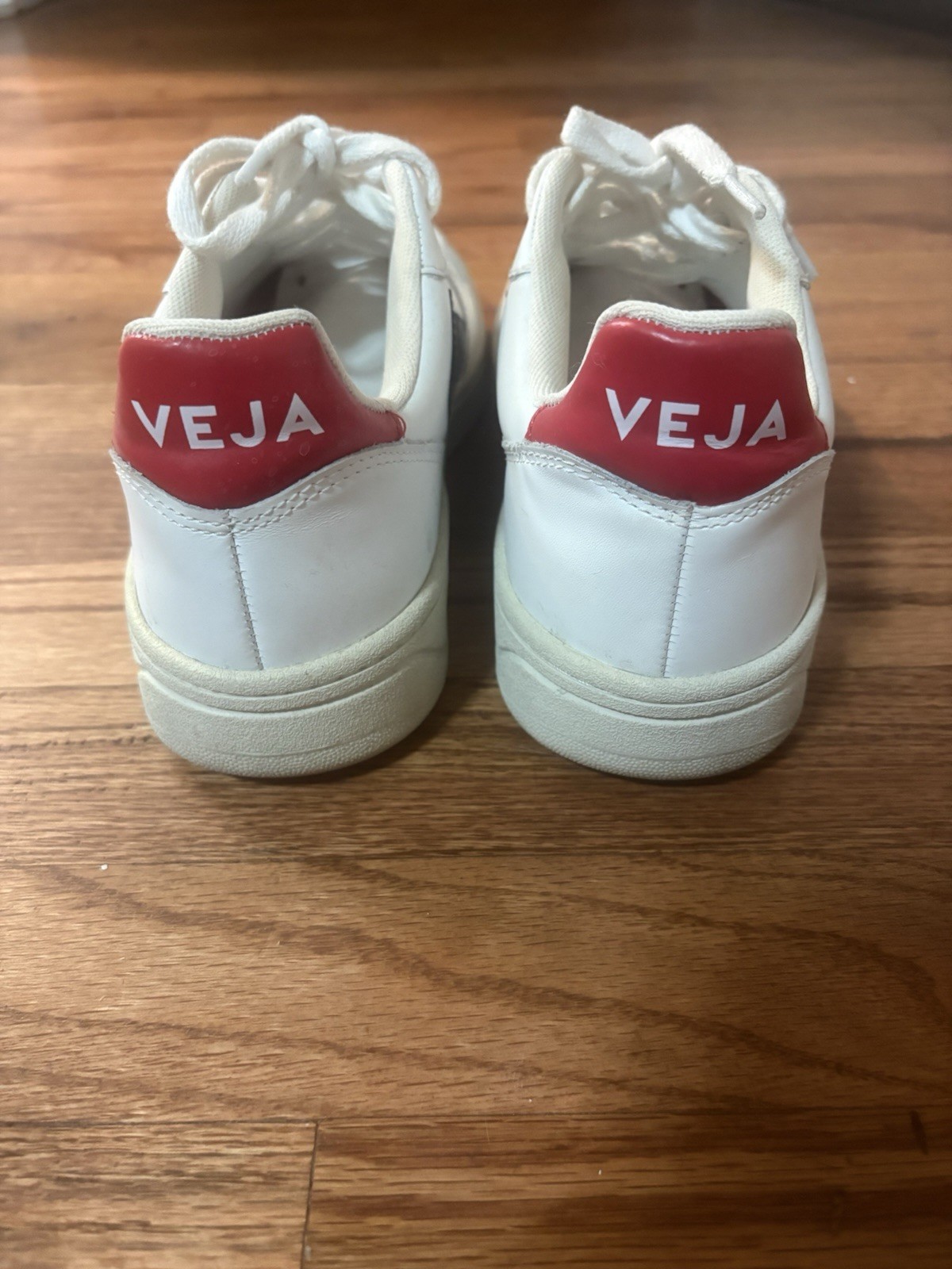 VEJA V 10 White Navy Red Logo Low Top Lace-Up Leather Sneakers Rubber Outsole