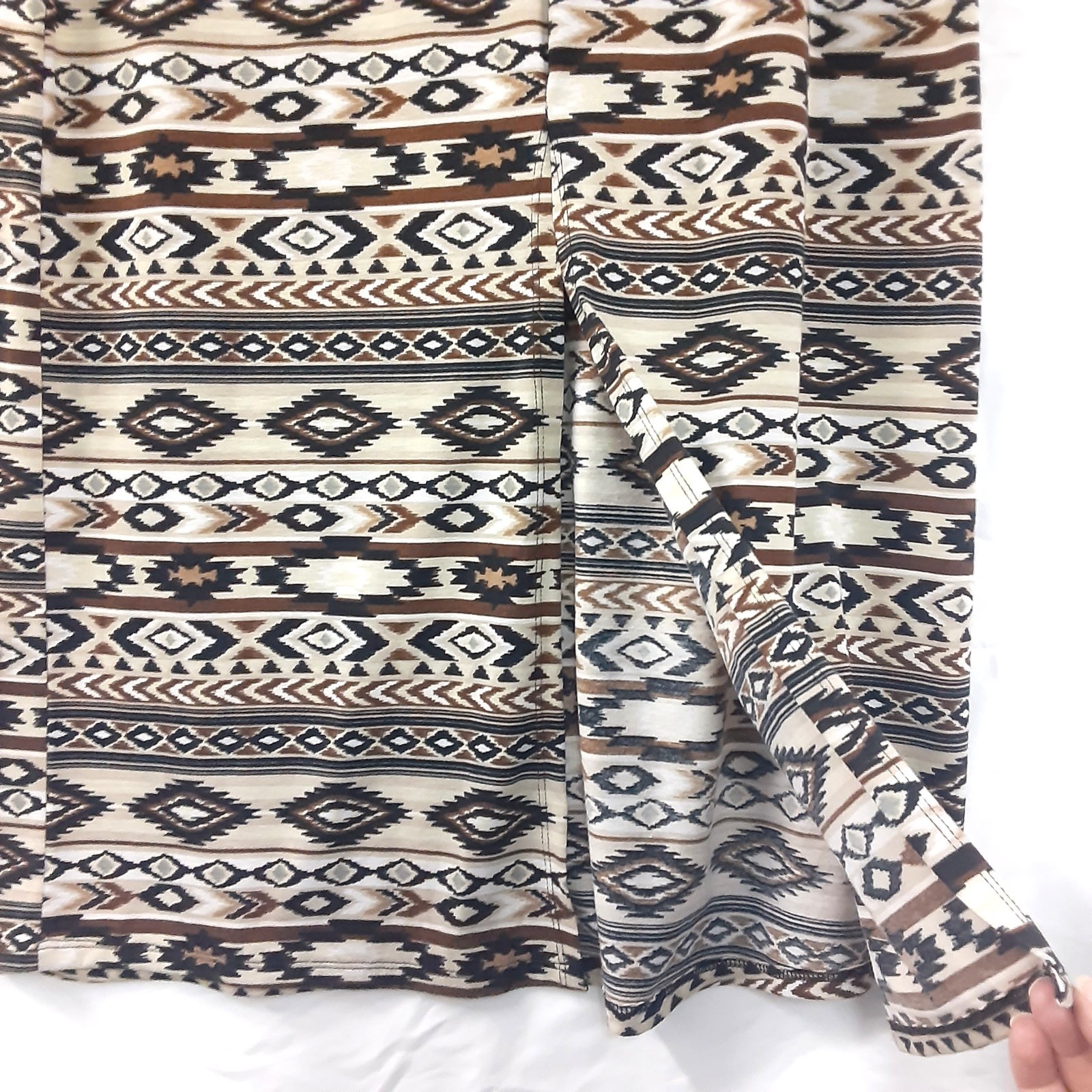 Bobbie Brooks Long Skirt Size LG pullon Boho Aztec Vent Waist 30inch Length 40in