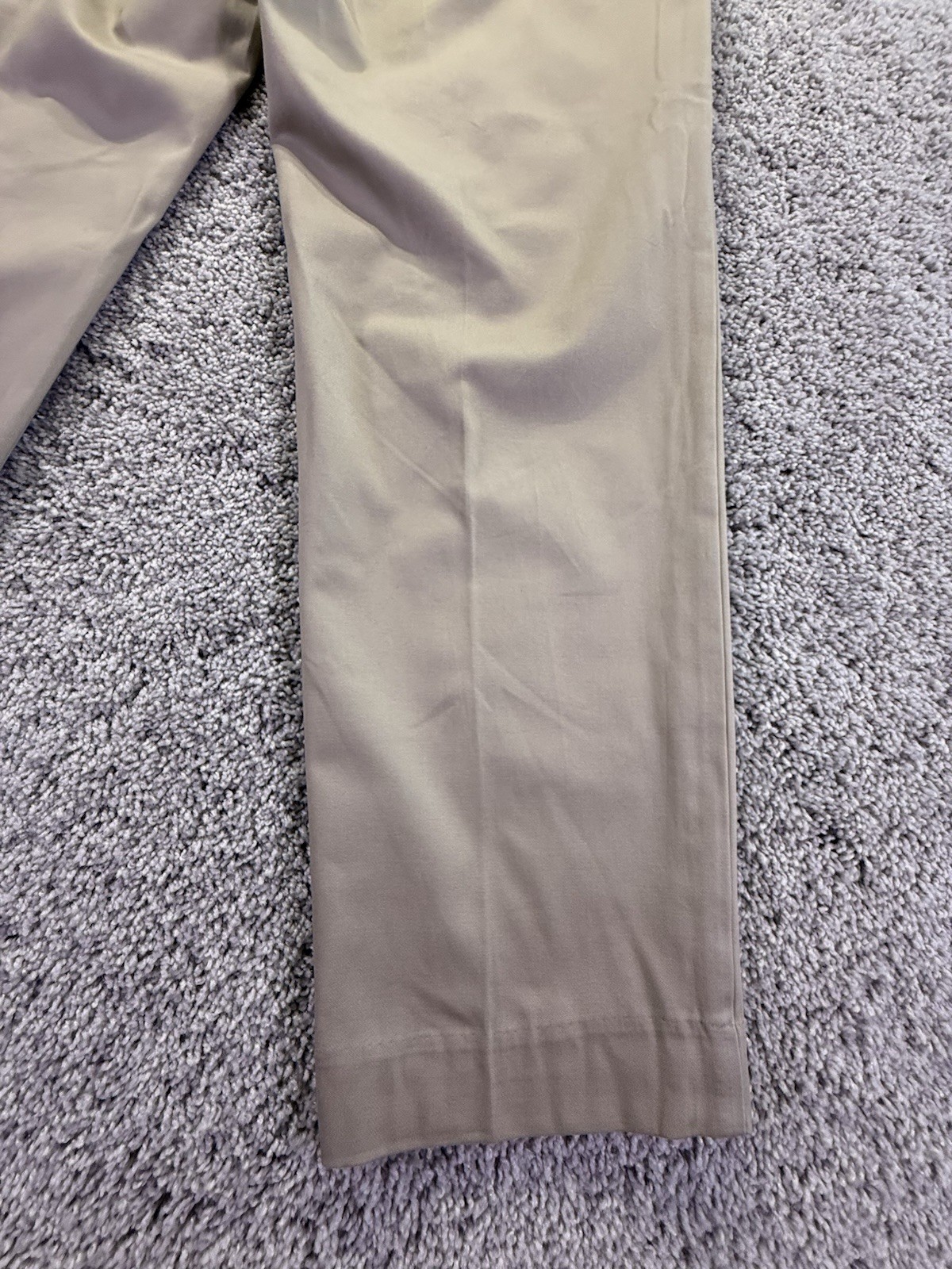 NEW Goodfellow & Co. Men’s Slim Trousers Tapered Leg Khaki Size 36 x 32