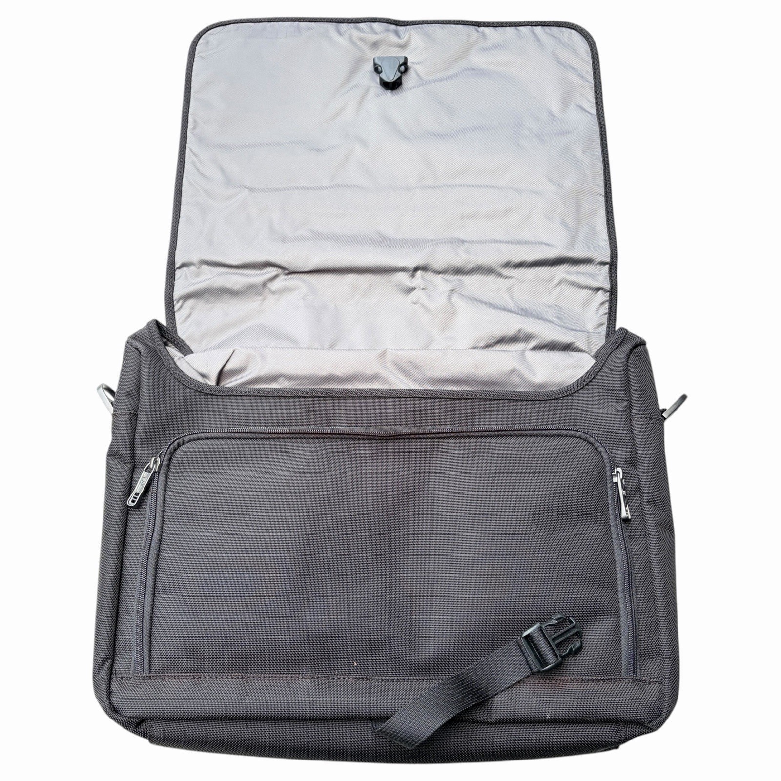 Victorinox Architecture 2.0 Collection Empire 17 Bag Black NWT Smile Train Logo