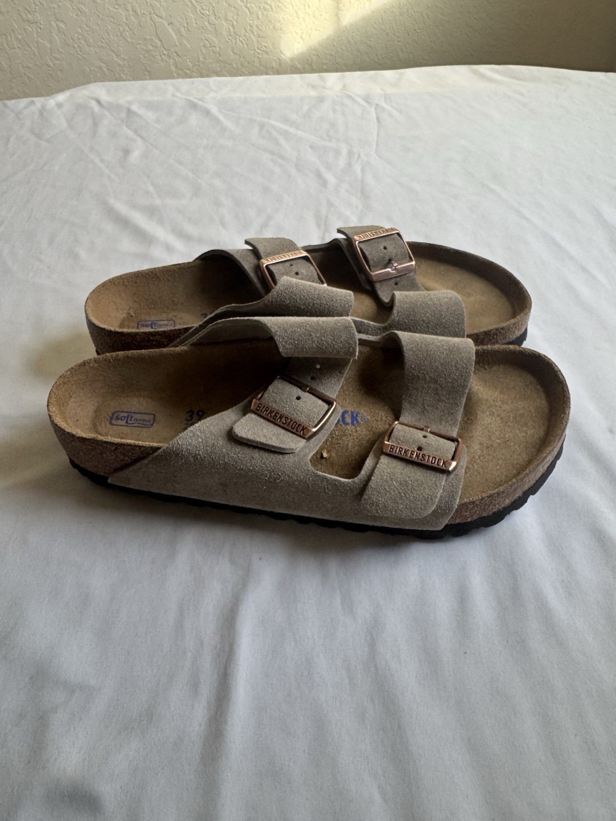 Birkenstock Arizona Suede Slide Sandals Soft Footbed Buckle Beige EU 39