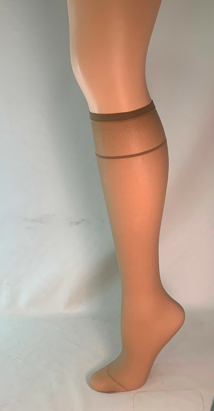 12p National Run-Resist Support Knee Hi- Regular One Size – Nude, Mist