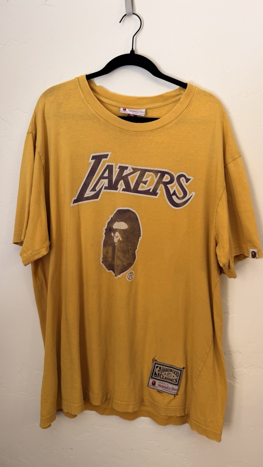 BAPE x Mitchell & Ness Lakers T Shirt XL Faded Distressed Vintage XL