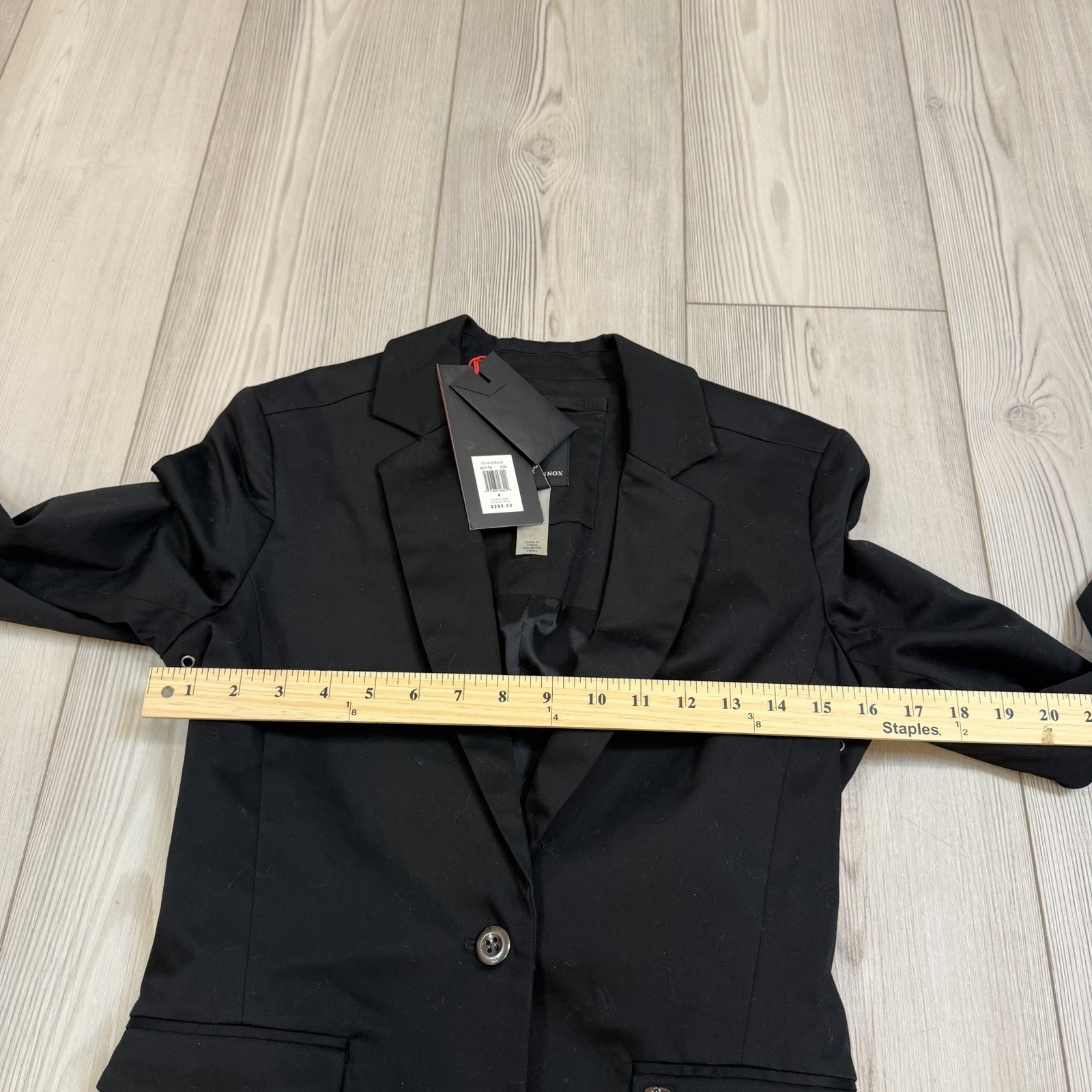 NWT Victorinox Size 4 Geneva Blazer Black One Button Closure