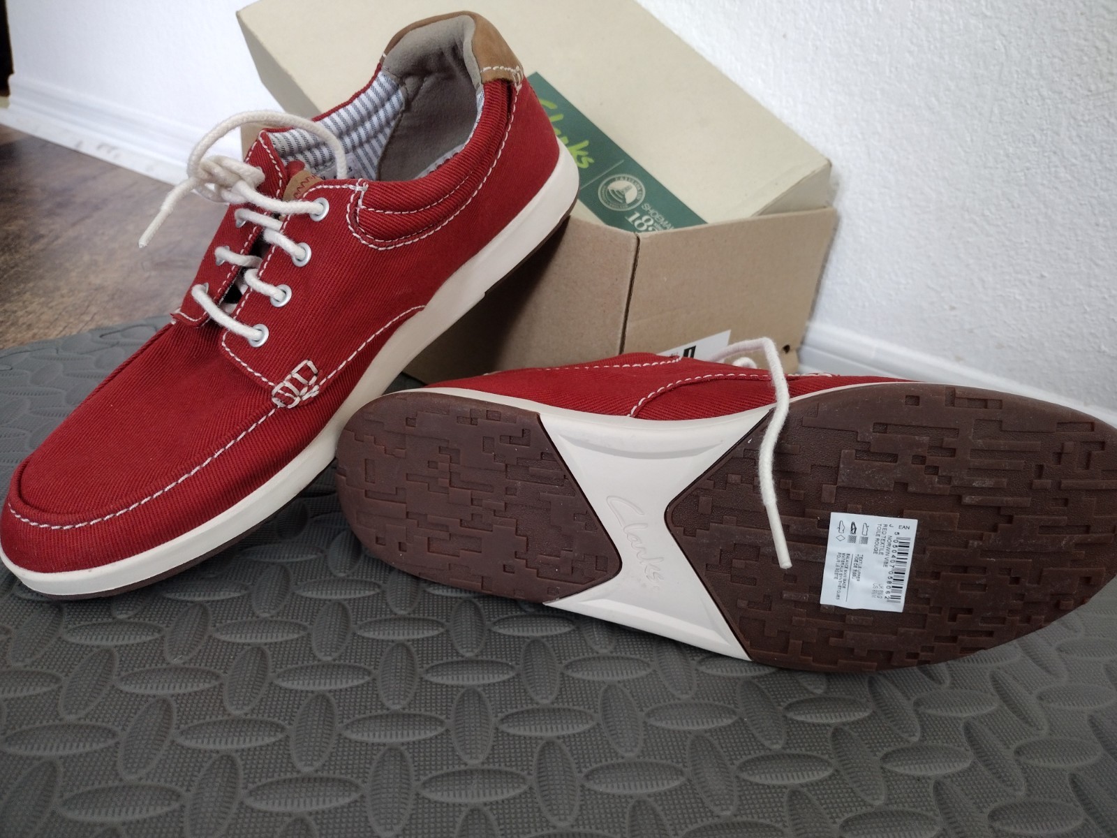 Clarks Norwin Vibe Men’s Red Canvas Lace-Up Sneakers Round Toe 9.5 G