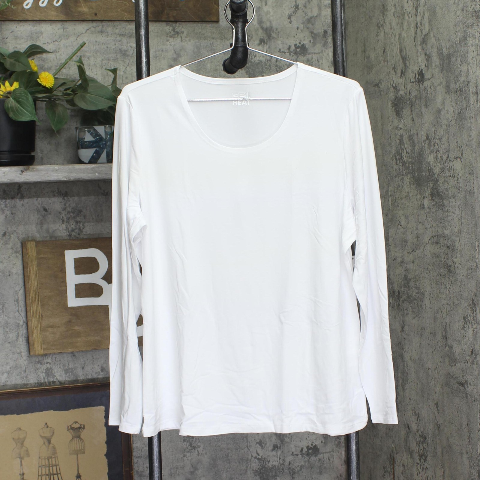 32 Degrees Womens Heat Long-Sleeve Scoop Neck Top White 2XL