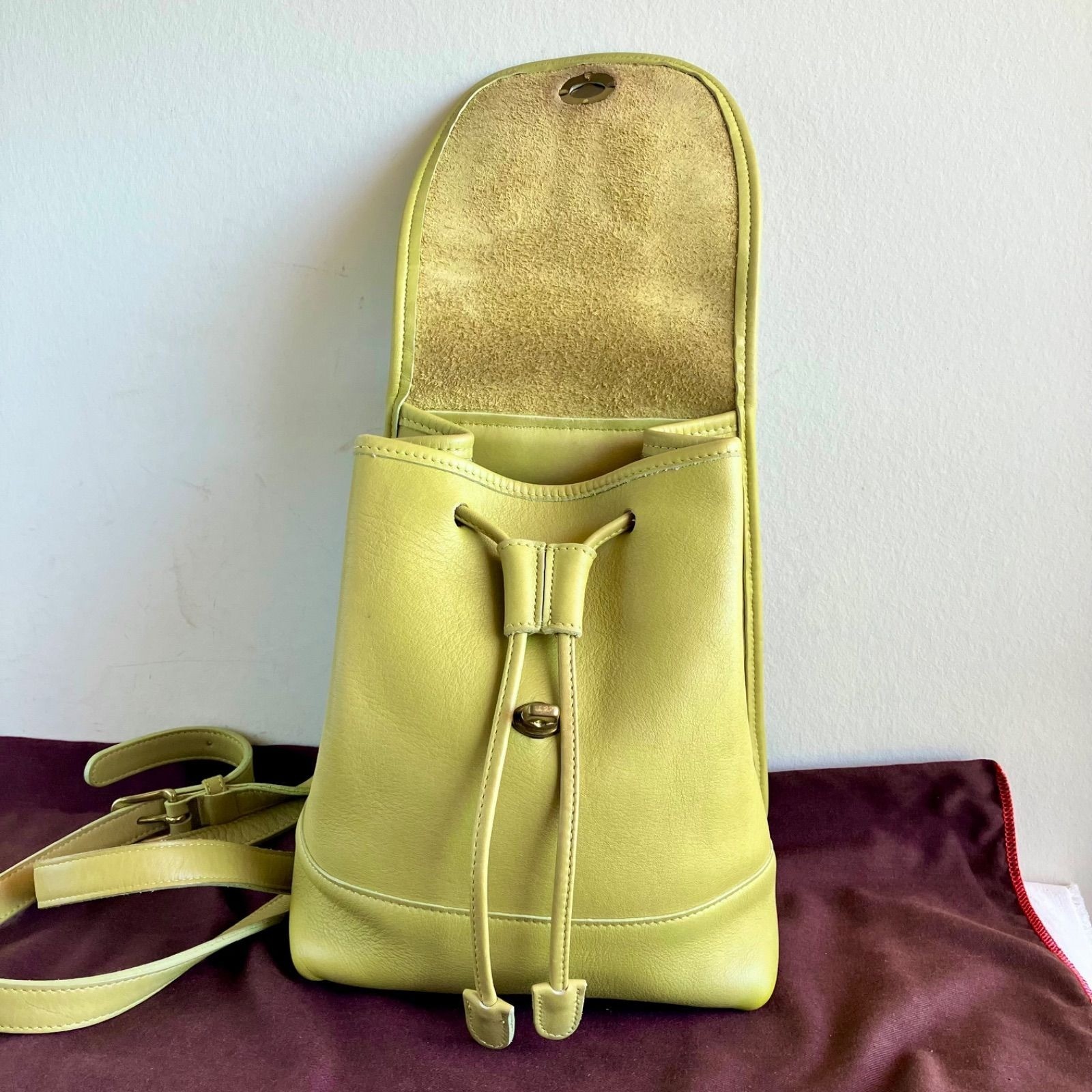 COACH Vintage Daypack Drawstring Turnlock Backpack Lime Green Leather USA Auth