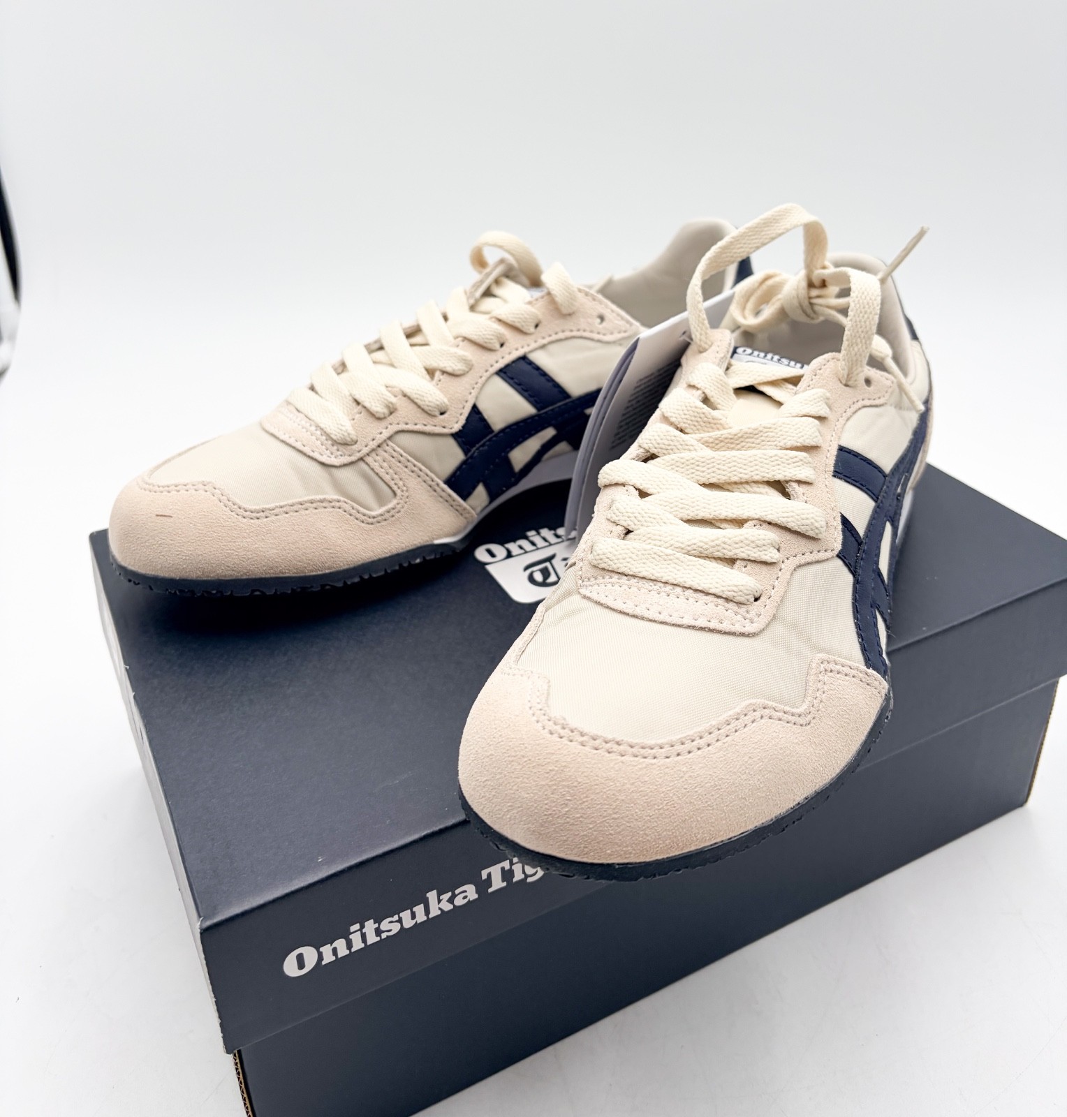 【NEW】Onitsuka Tiger SERRANO Birch/Peacoat Daily Sneaker (US 5.5) From US