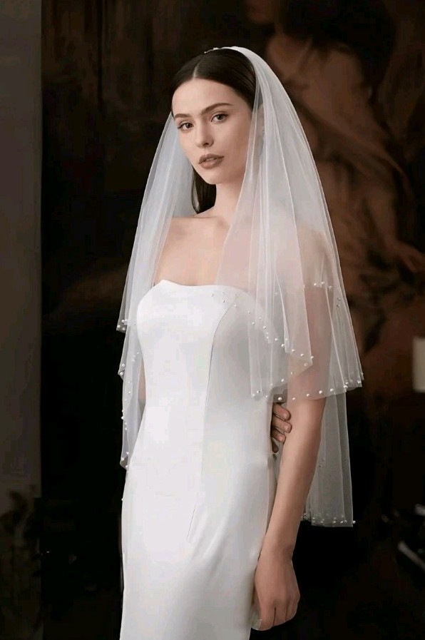 Pearl Edge Wedding Veil 2 Tier Beaded Bridal Veils Fingertip Length White Veil