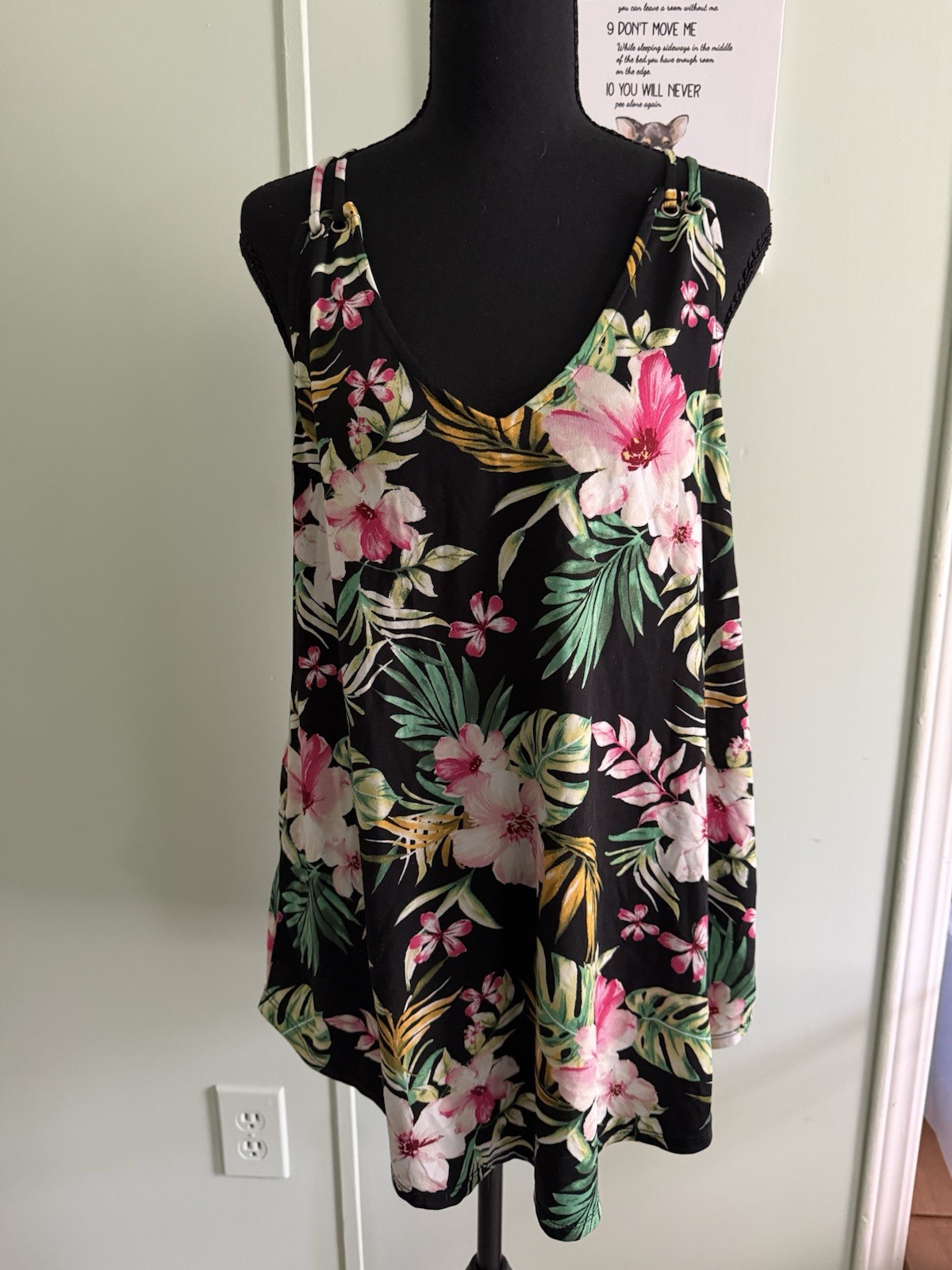 Black Tropical Floral Spaghetti Strap Tank Size L