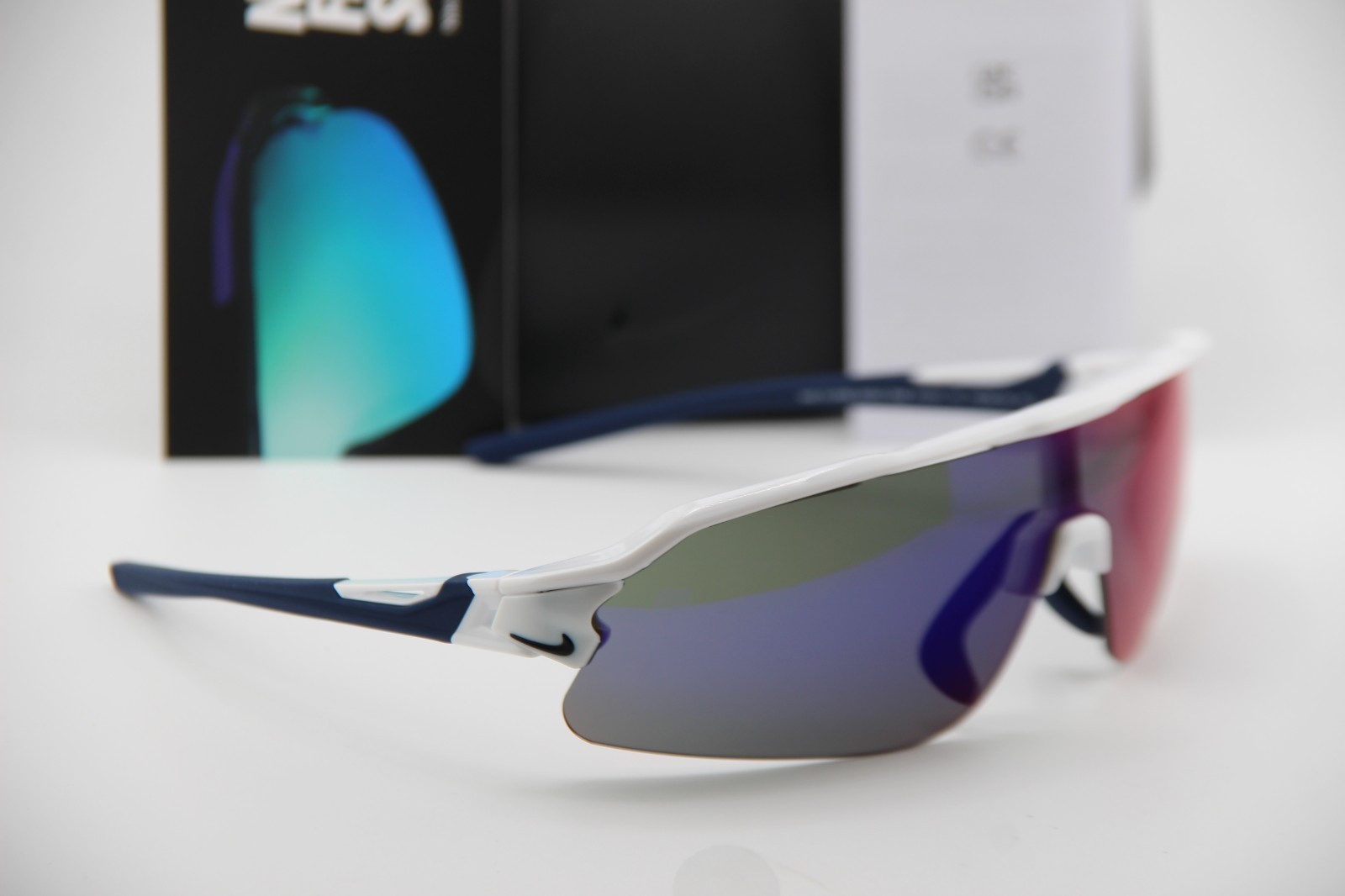 NEW NIKE FLYFREE SHIELD TEAM IF1107X 101 WHITE BLUE AUTHENTIC SUNGLASSES 72-5