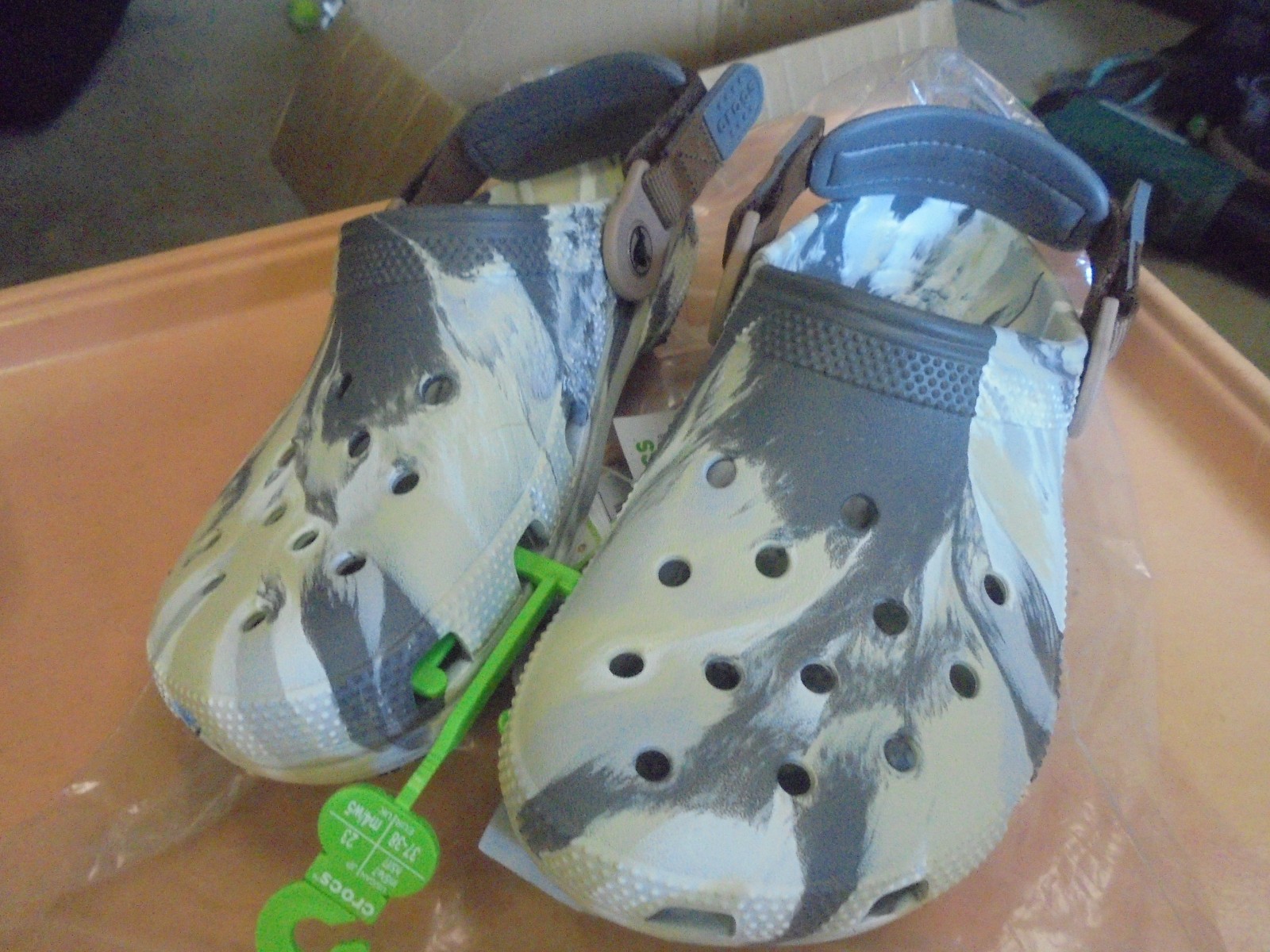 New Crocs Classic Adjustable slip resistant Graphic Clog Men’s 5 Women’s 7 grey