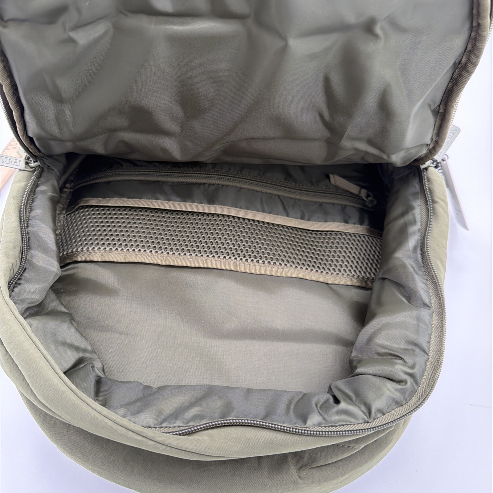 VICTORIA’s SECRET PINK Quilted Puffer Backpack NWT Olive Green $60 MSRP