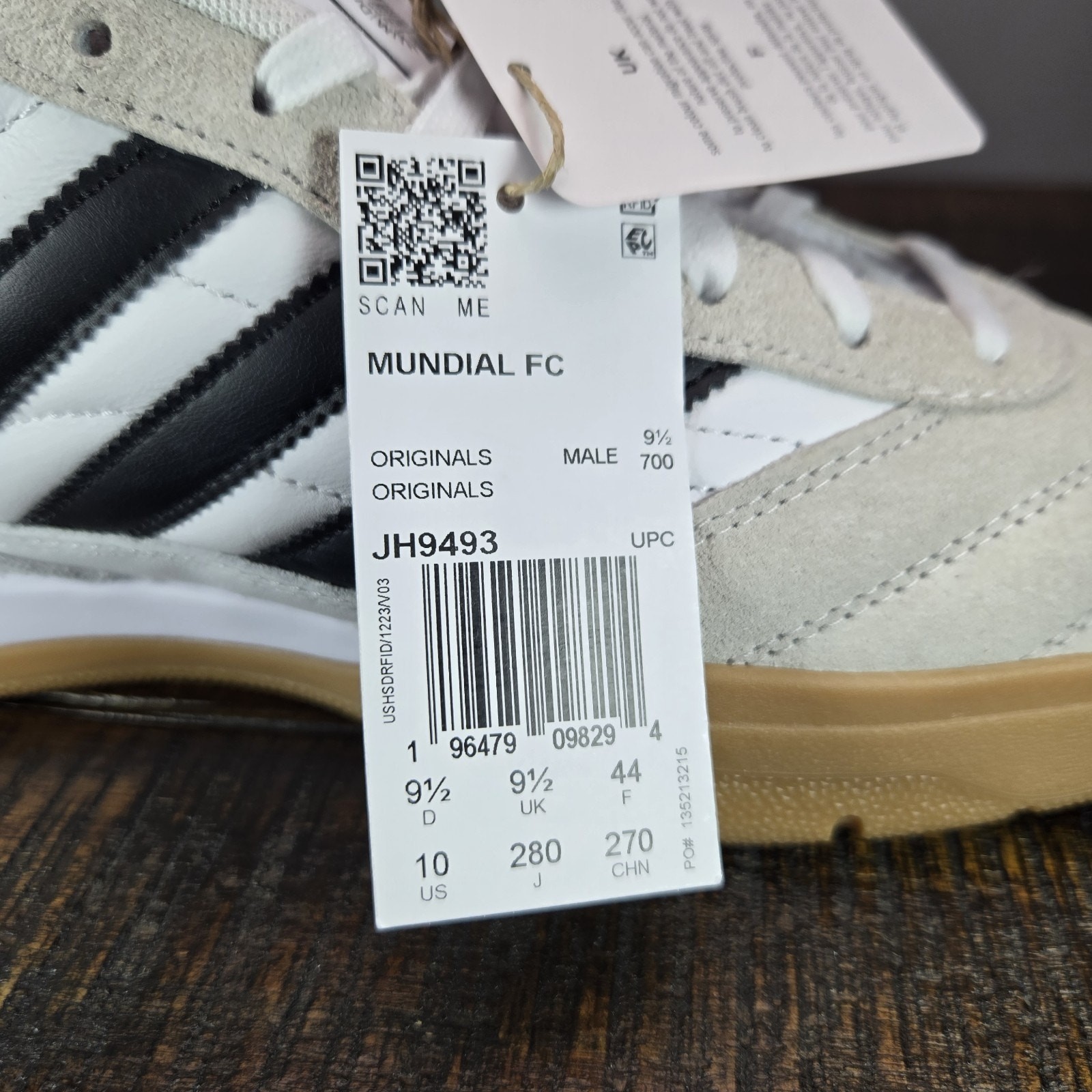 Adidas Predator Mundial Mens Size 10 Sneakers Shoes White Black Gum JH9493