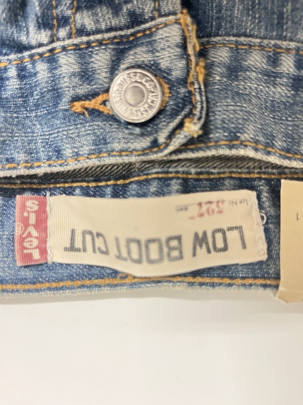 Levi Strauss jeans for men 527 Sz 34/30 low rise boot cut straight fit NWT