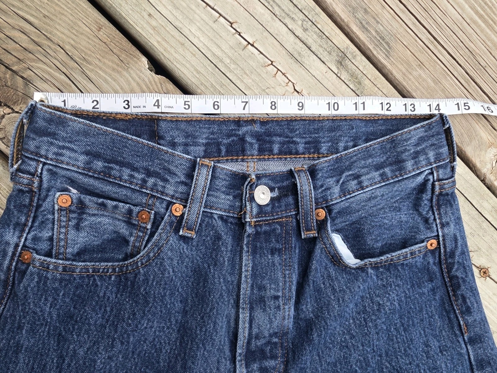 Levi’s 501 Original Classic Fit Straight Leg Men’s Jeans 28×30 Dark Stonewash