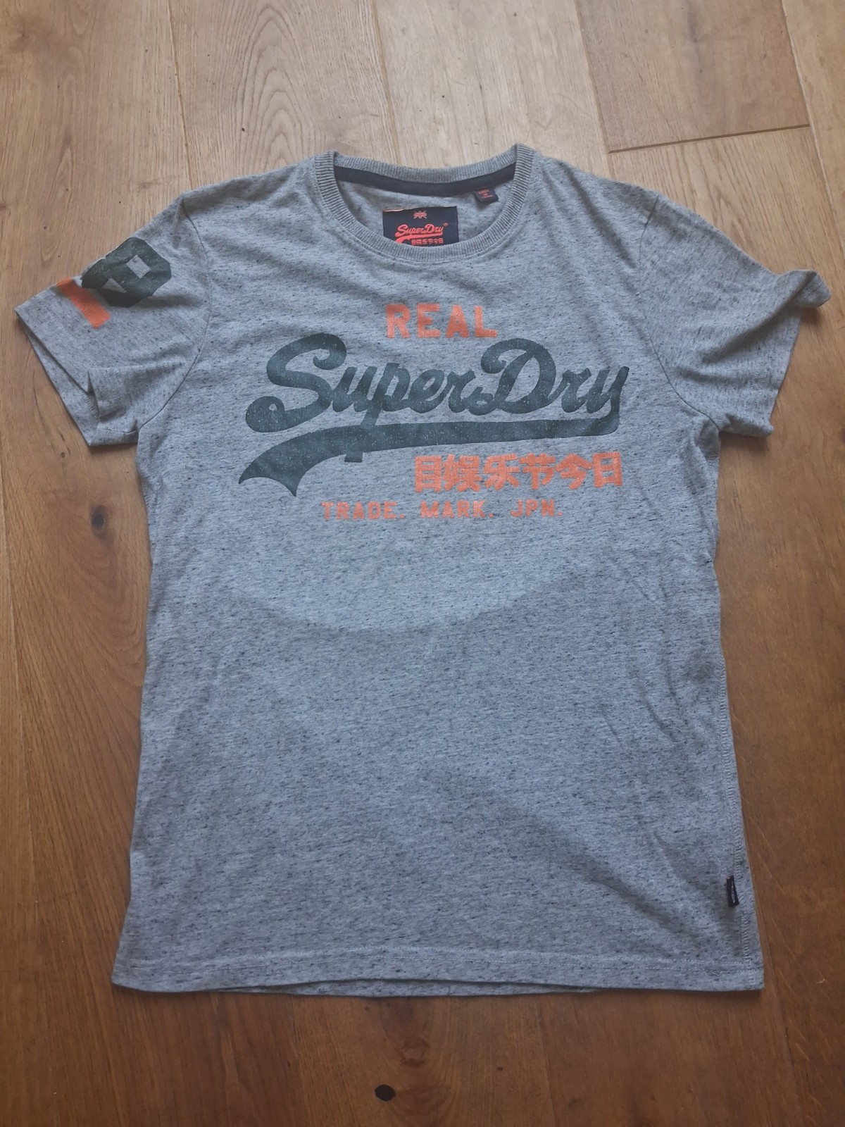 superdry t shirt size M grey with print