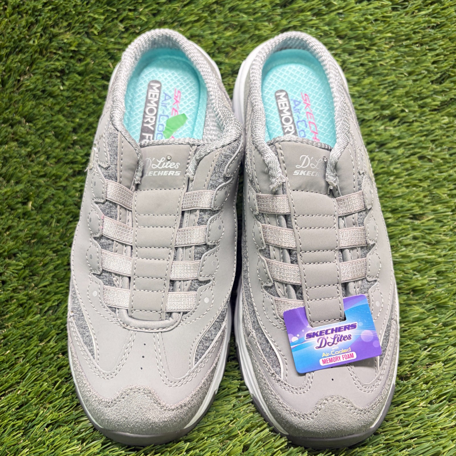 Skechers D’Lites Resilient Womens Size 7 Gray White Athletic Slip On Mule Shoes