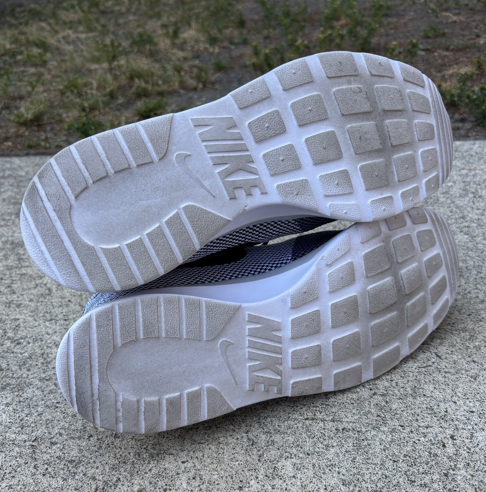 Nike Tanjun Racer Vast Grey Black White Sneakers Men’s 13 EUC