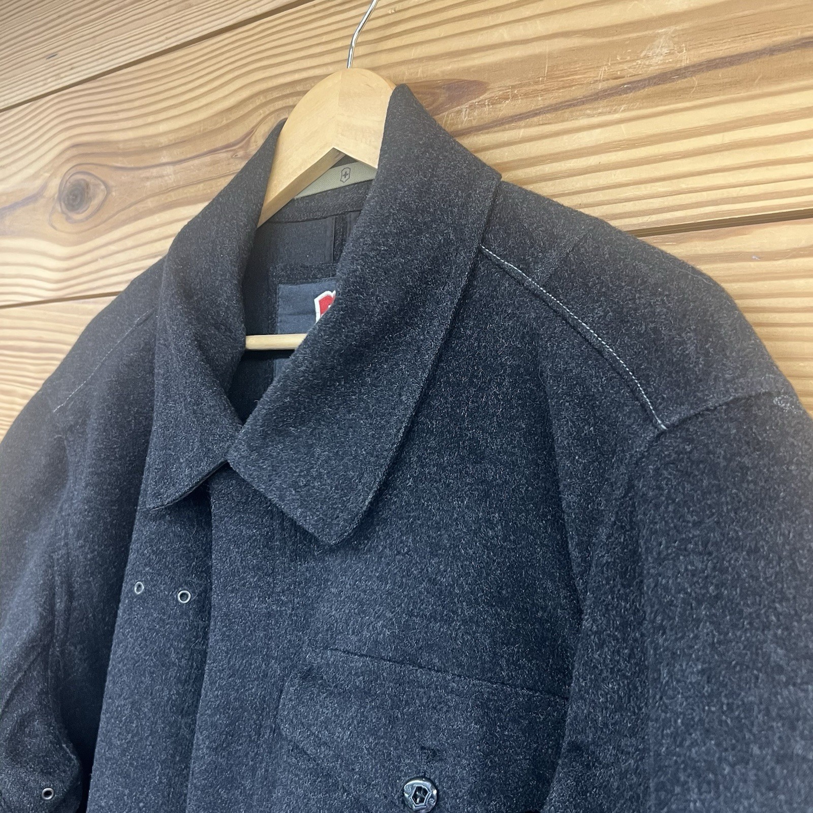 Victorinox Swiss Army Wool Field Jacket Mens Large Gusseted Gray Zip Snap HR