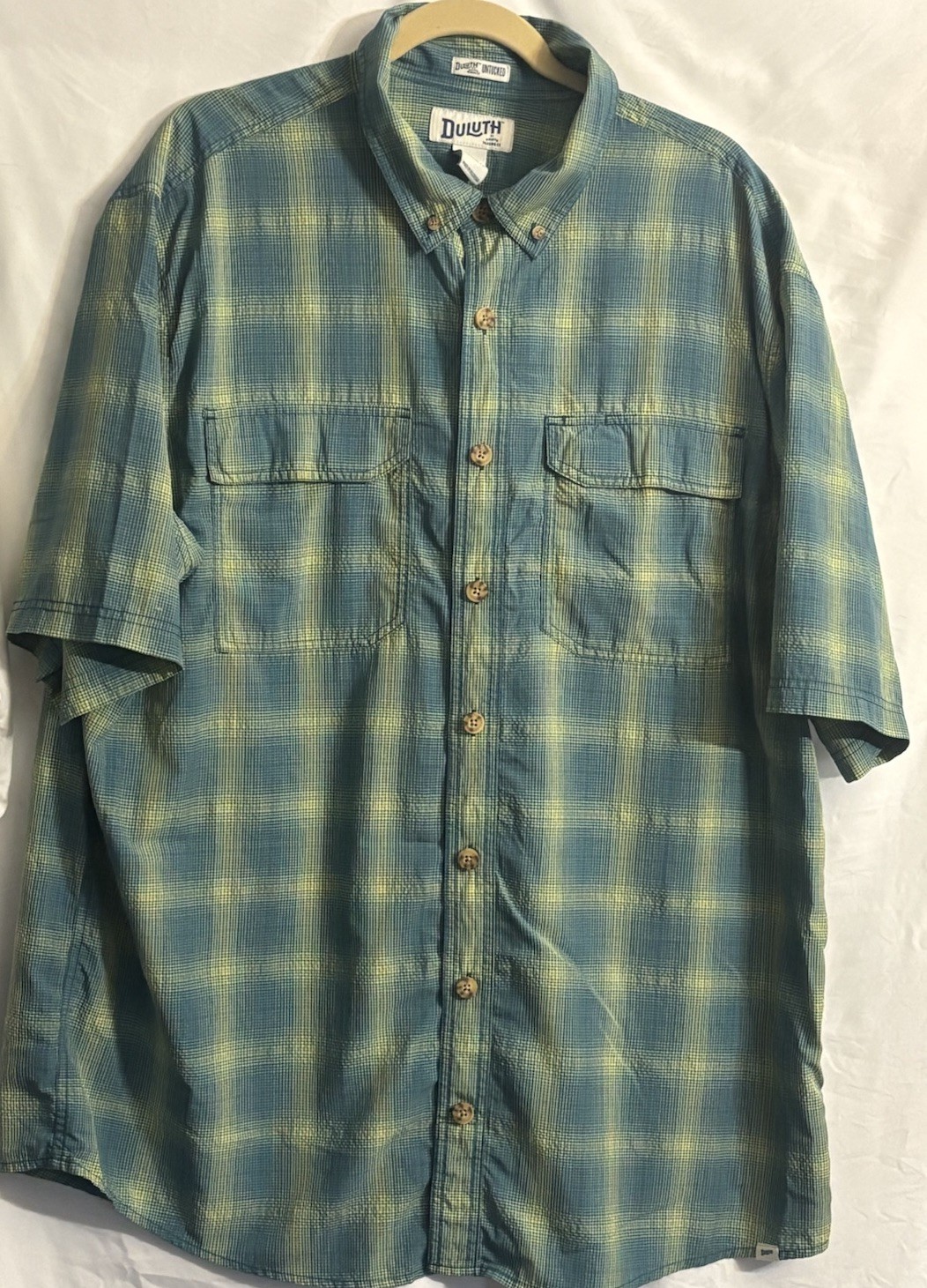 Duluth Untucked Men’s Shirt XL Tall Relaxed Fit Nylon/Poly Button Up Plaid