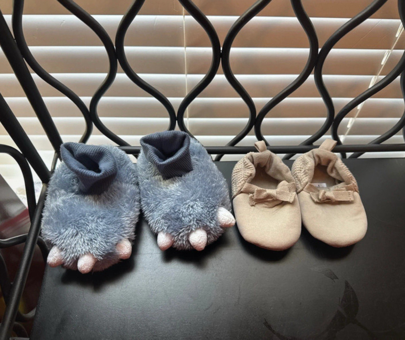 Carter’s Baby Slippers Lot 2 Pairs Size 1 Faux Fur Animal Paw Bow Blue/Beige