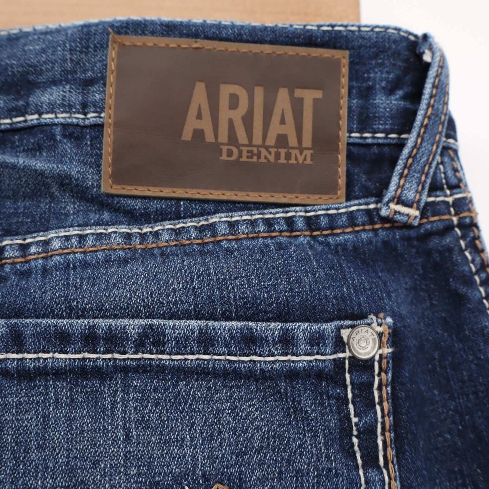 Ariat M2 Cole Jeans Men’s 33×30 Medium Wash Relaxed Bootcut Blue Denim Western