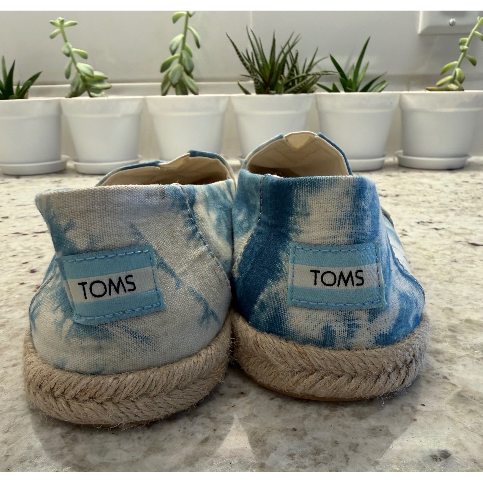 TOMS Tie Dye Espadrille Flats Blue White W7.5