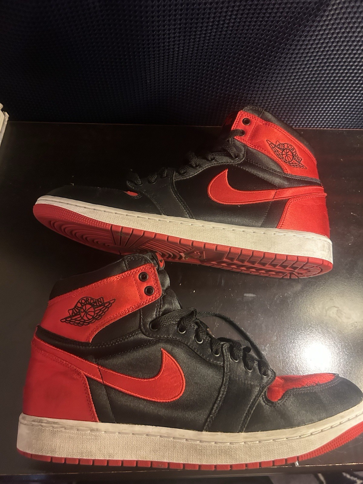 Nike Air Jordan 1 Men’s Mid Top Leather Lace Up Sneakers Black/Red’Satin’