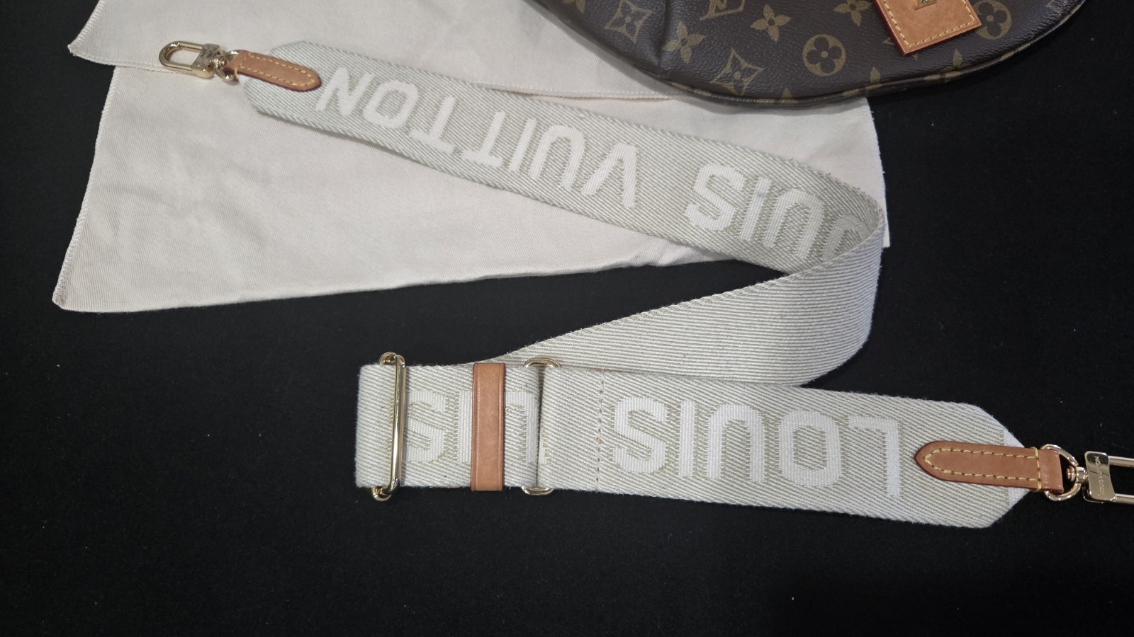 $1960 LOUIS VUITTON Monogram High Rise RFID Paris