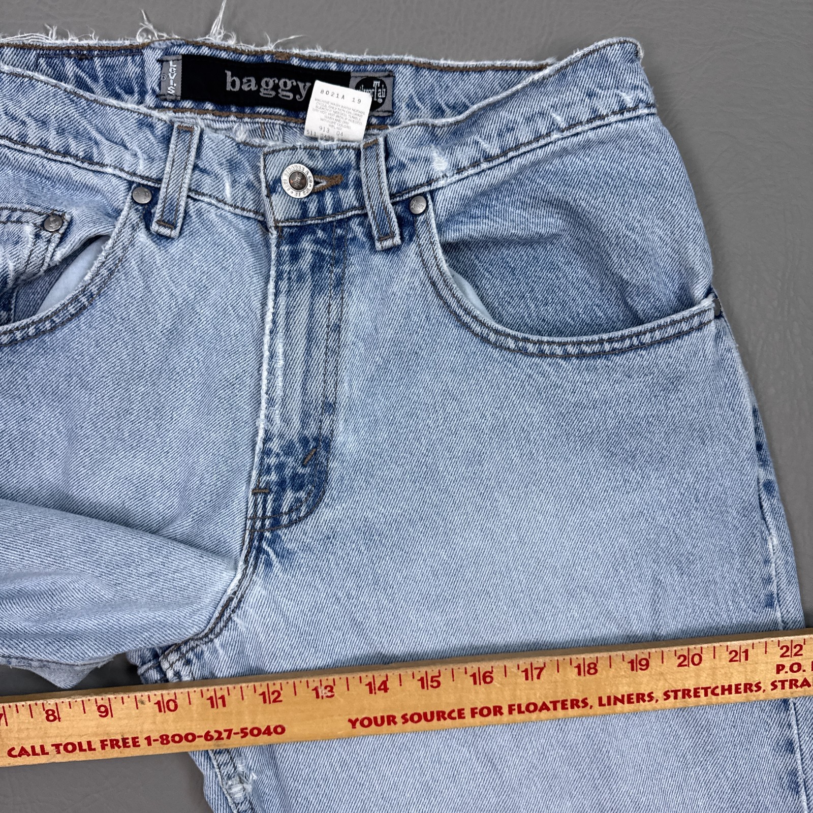 Vintage Levis SilverTab Jeans Mens 30×32 Blue Baggy 90s Made USA Thrashed Faded