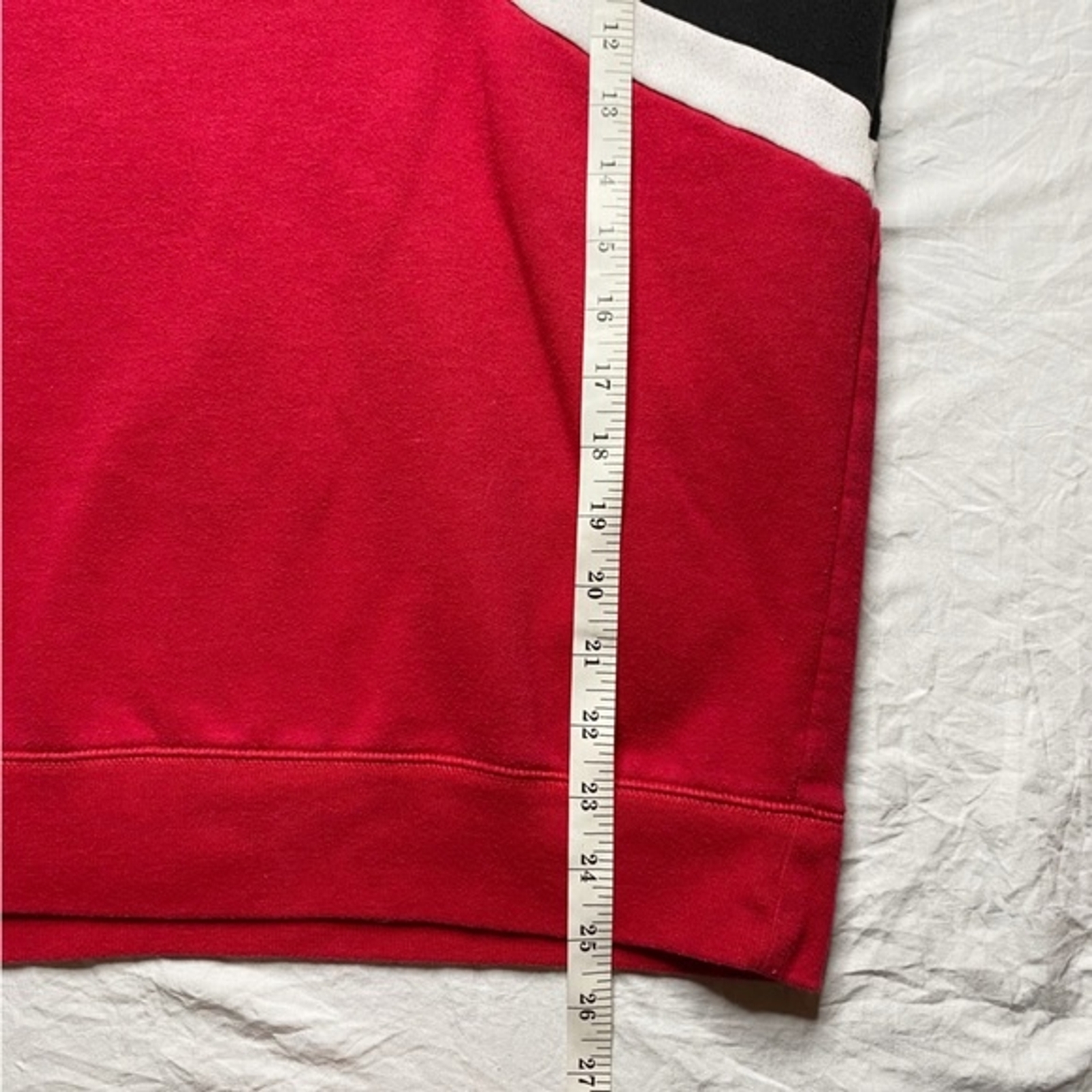 PINK Victoria’s Secret Red White and Black Crewneck Sweatshirt Cotton Size Small