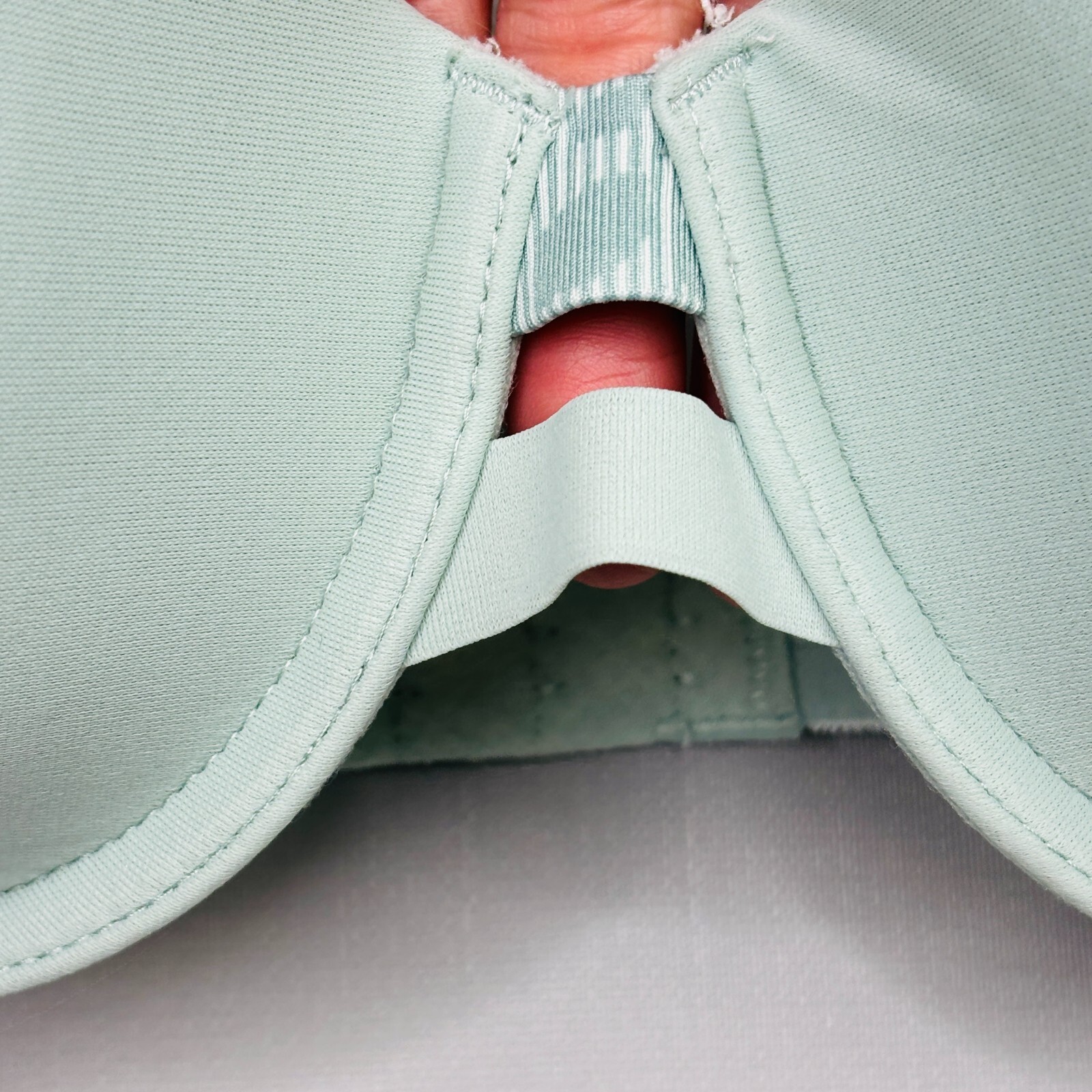 Warners No Side Effects Bra 34B Green Satin Padded Cups Back Smoothing 5781